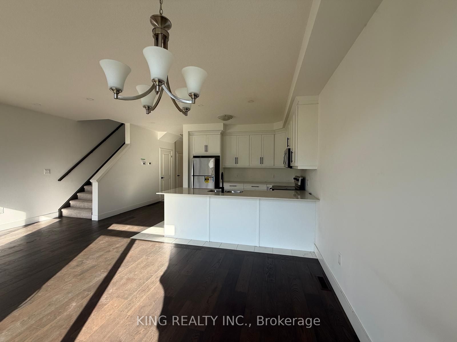 27 Christopher Court Upper Property Photo 10