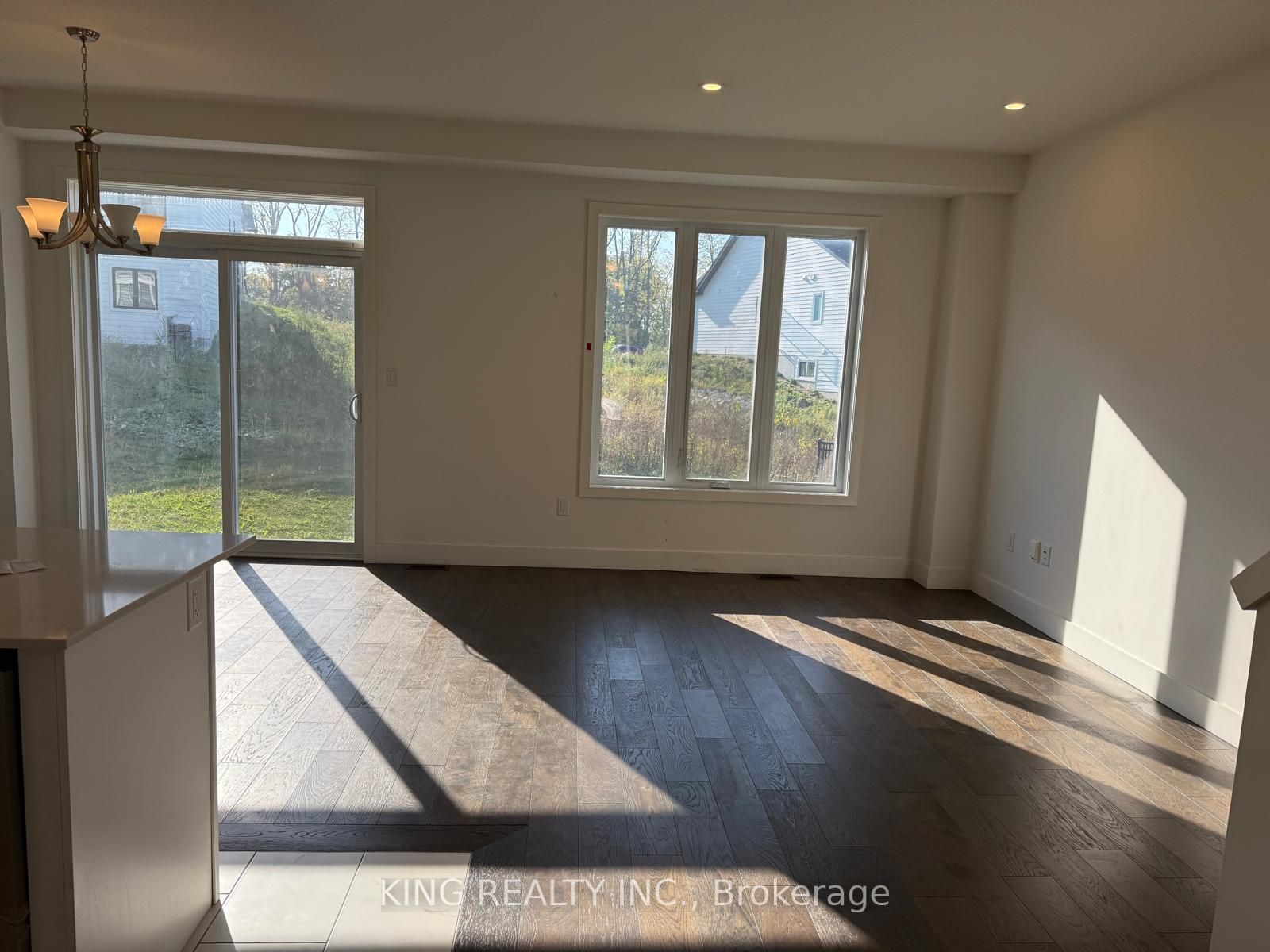 27 Christopher Court Upper Property Photo 11