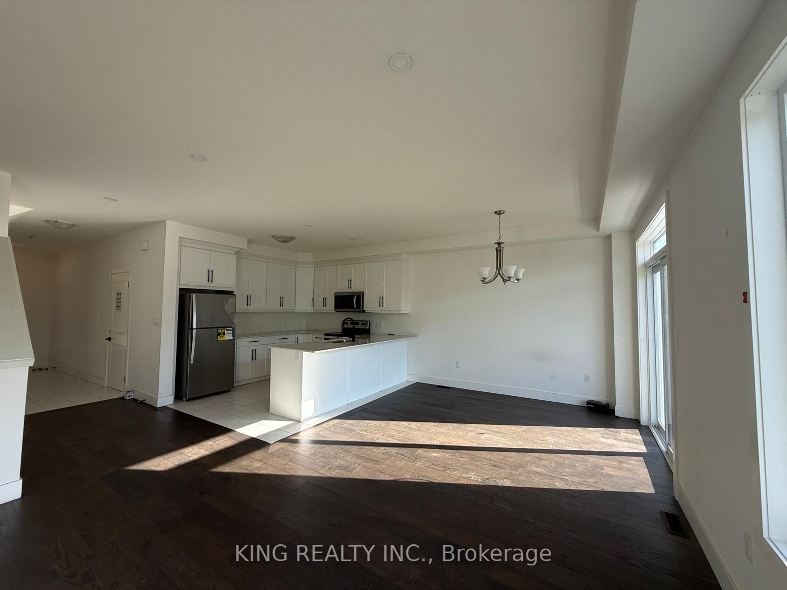 27 Christopher Court Upper Property Photo 12