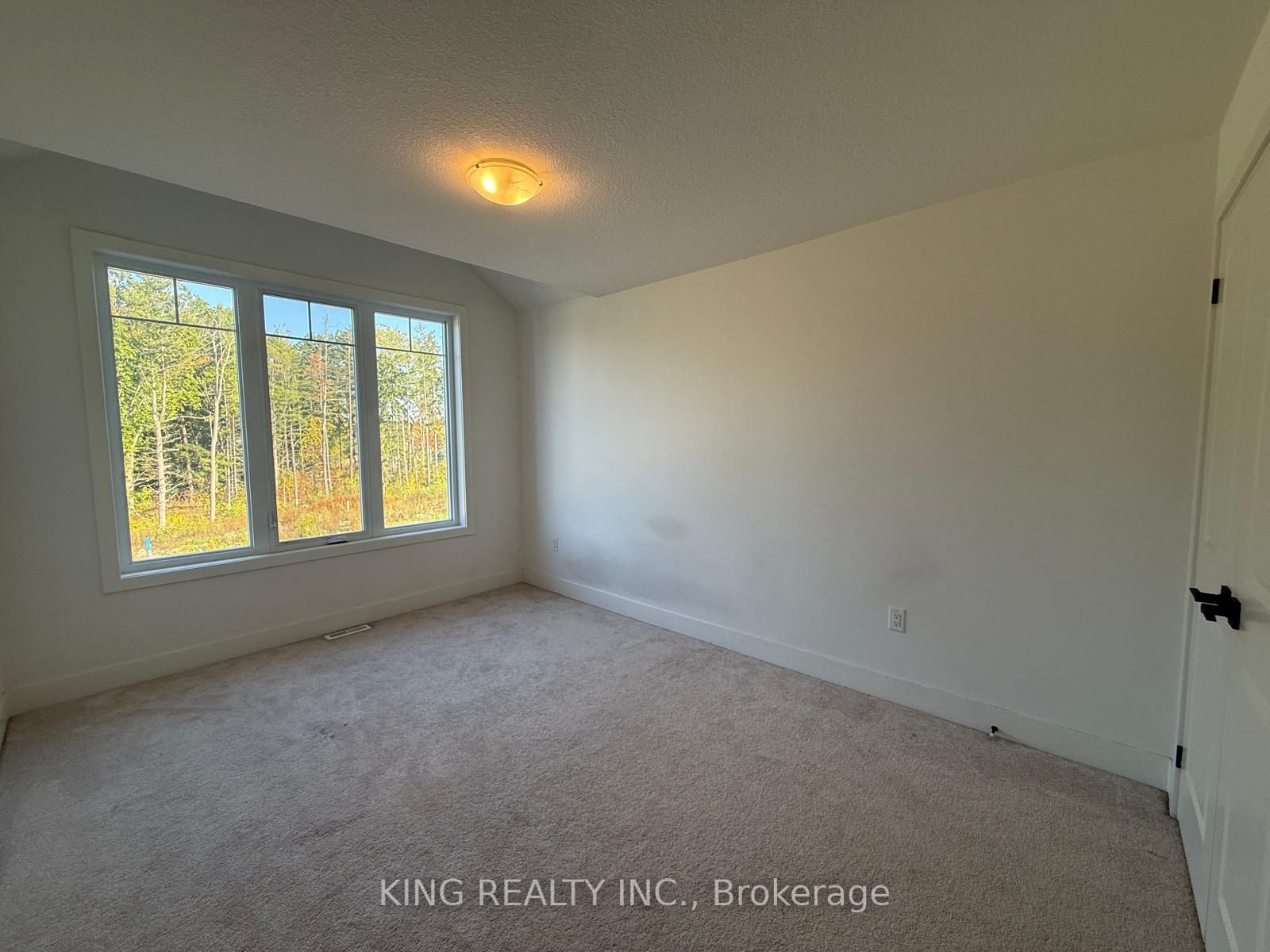 27 Christopher Court Upper Property Photo 16