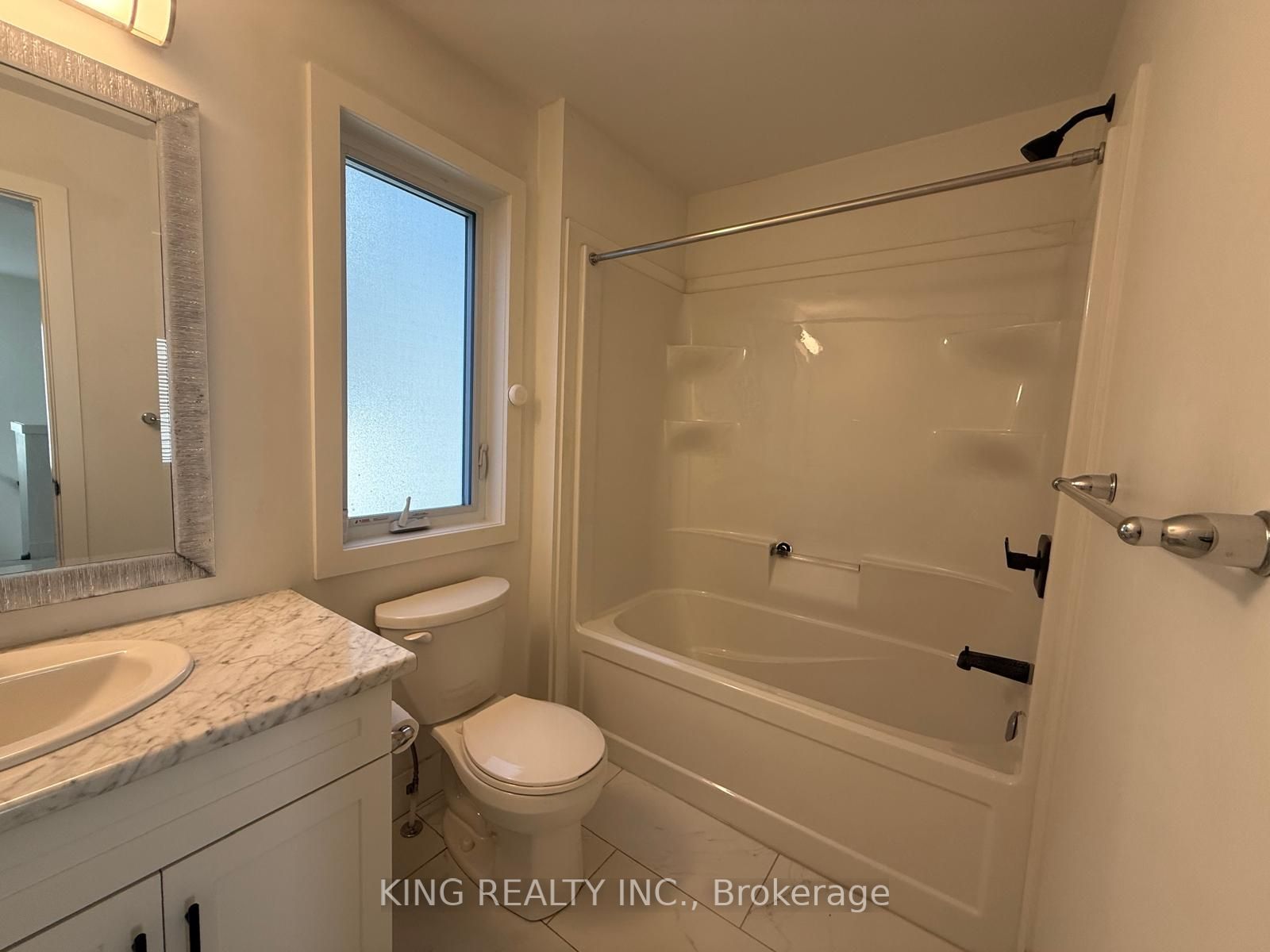 27 Christopher Court Upper Property Photo 17