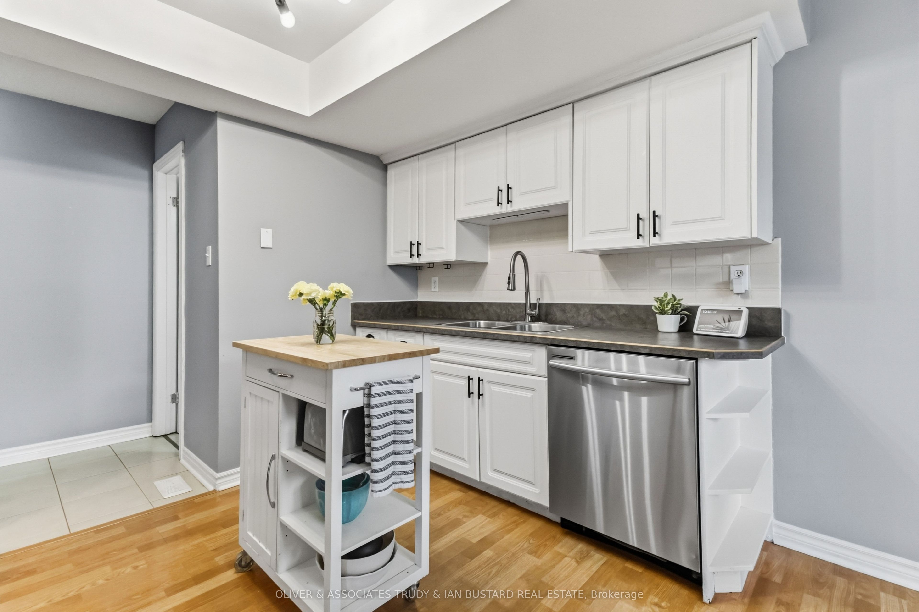 109 Mcmaster Drive E Property Photo 10