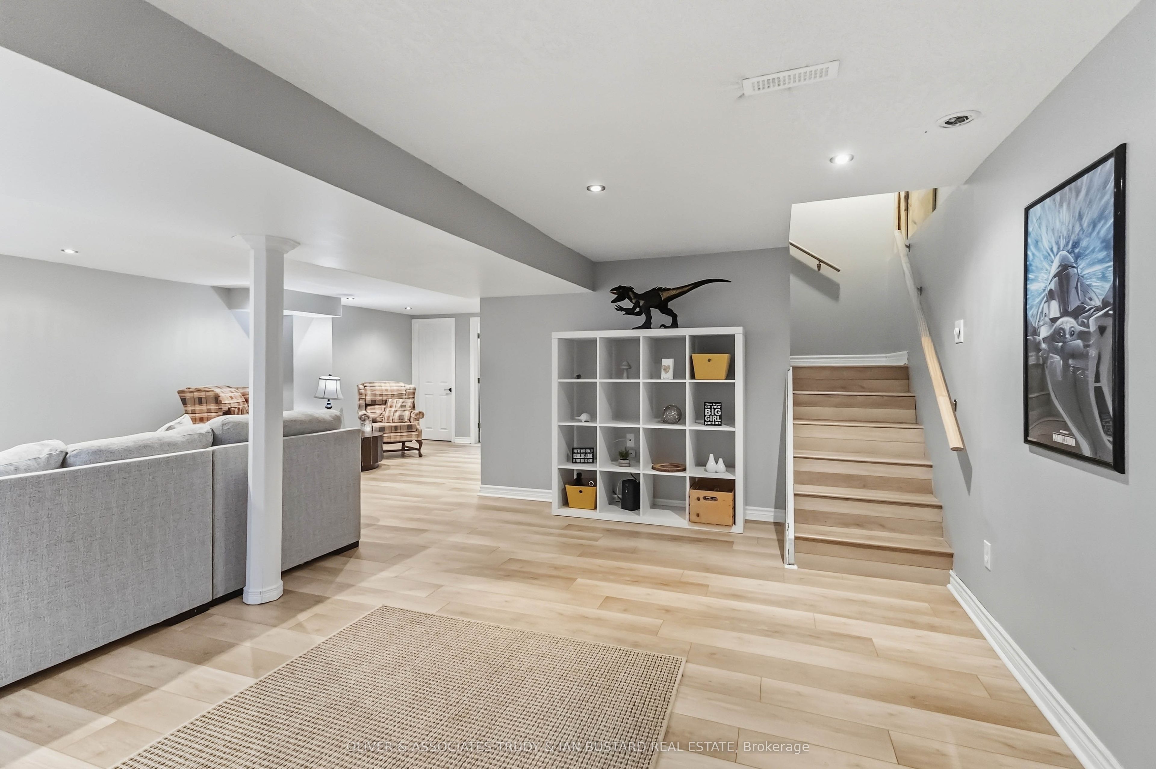 109 Mcmaster Drive E Property Photo 18