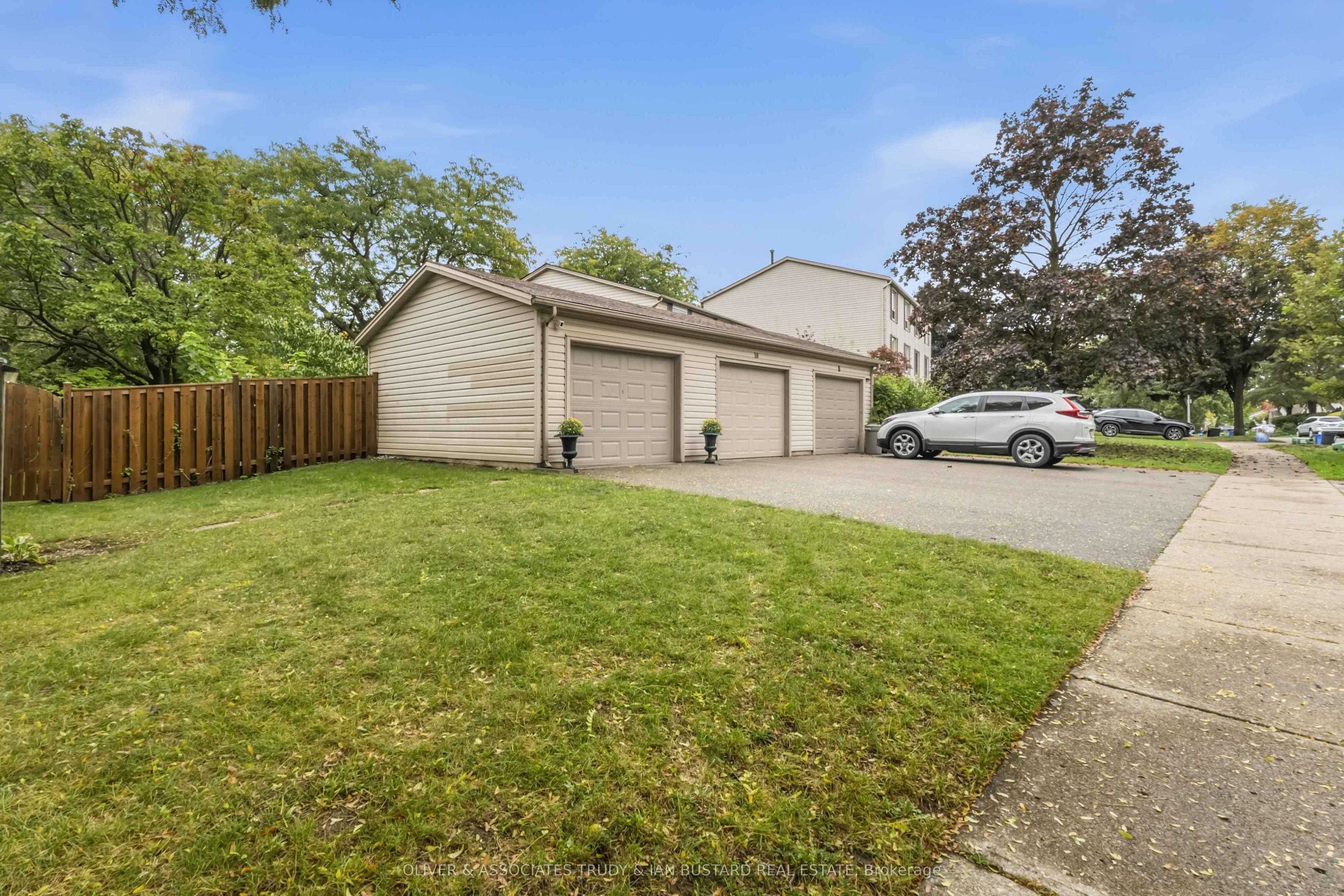 109 Mcmaster Drive E Property Photo 35