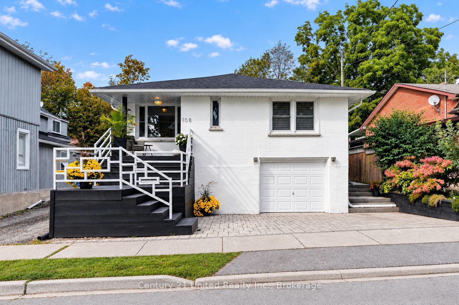 108 James Street E Property Photo 1