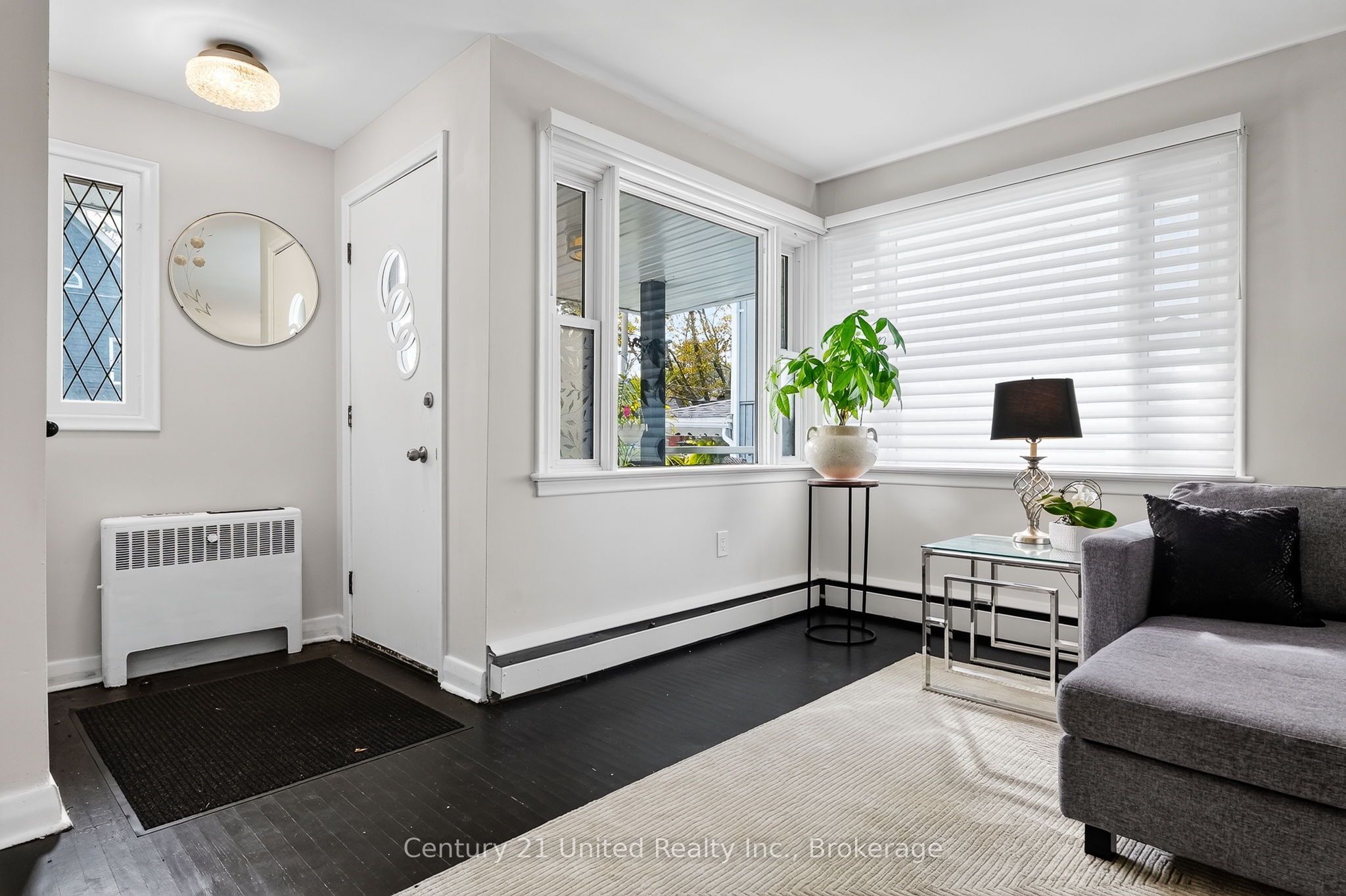 108 James Street E Property Photo 11
