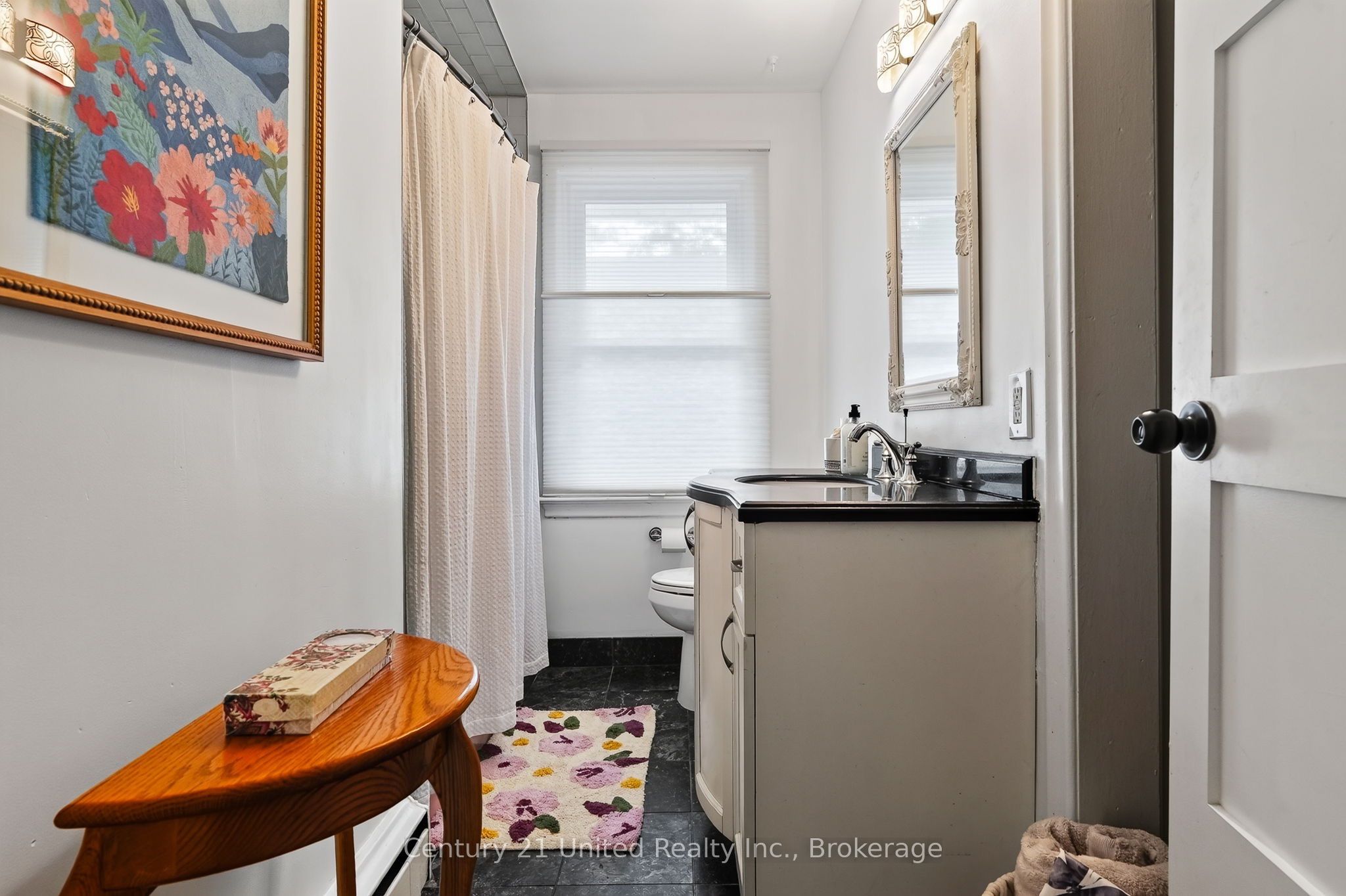 108 James Street E Property Photo 29