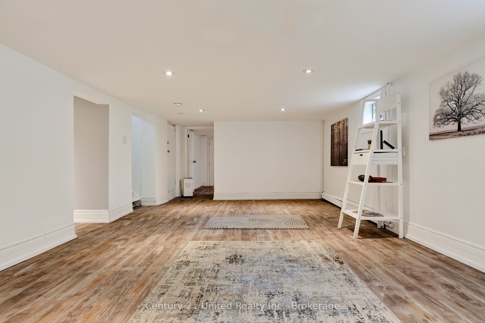 108 James Street E Property Photo 37