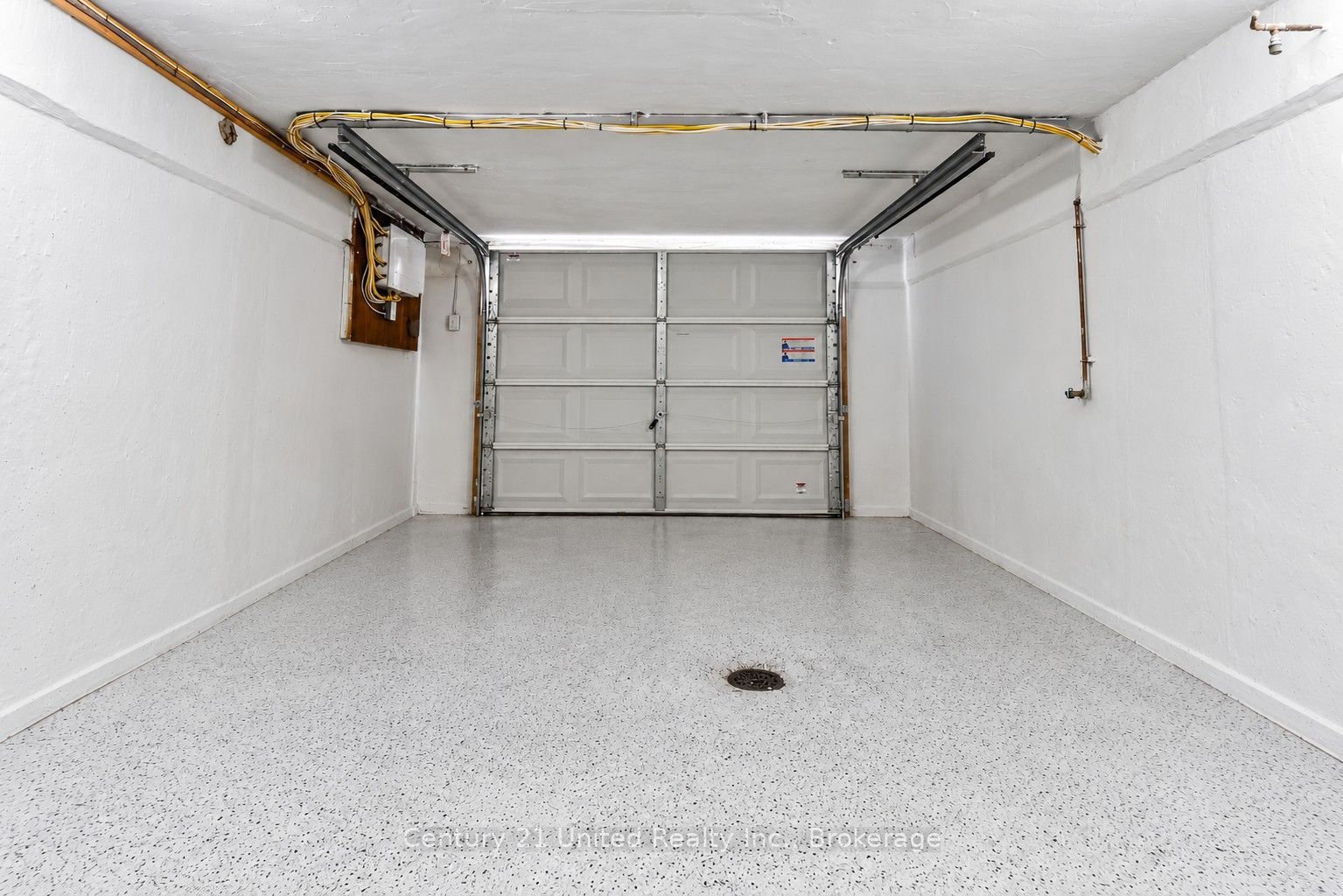 108 James Street E Property Photo 40