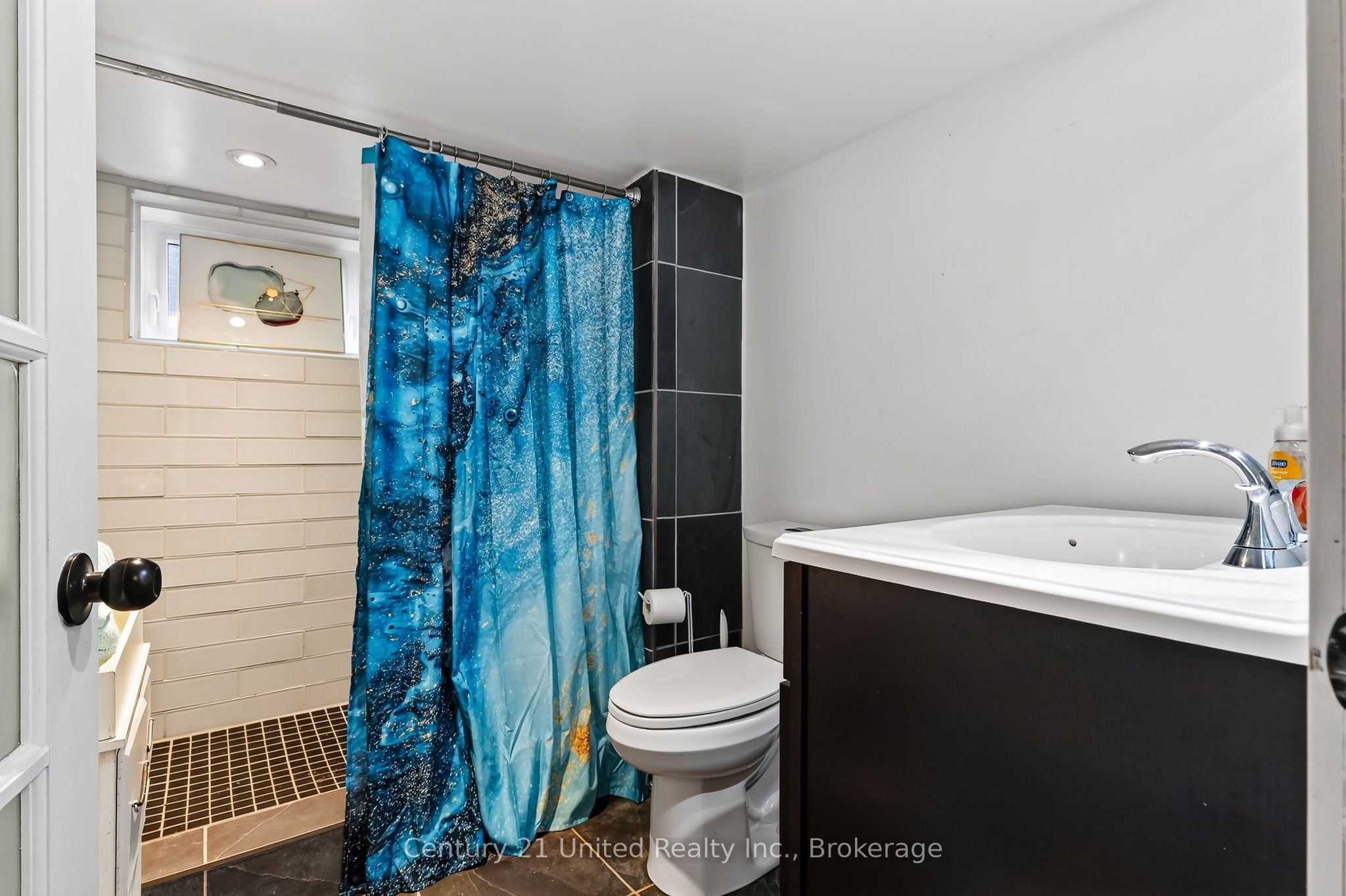 108 James Street E Property Photo 41