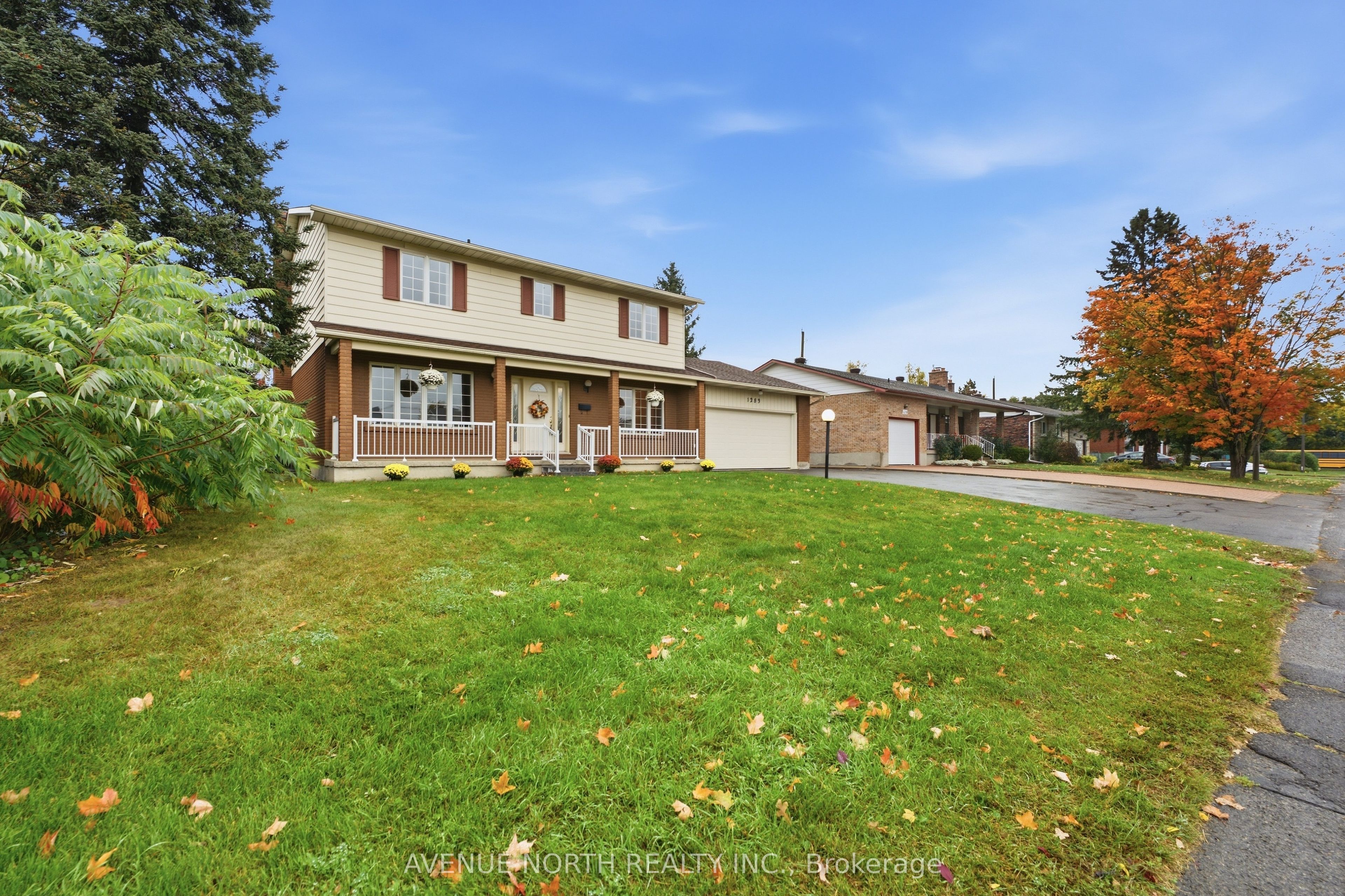 1283 Surrey Avenue Property Photo 4