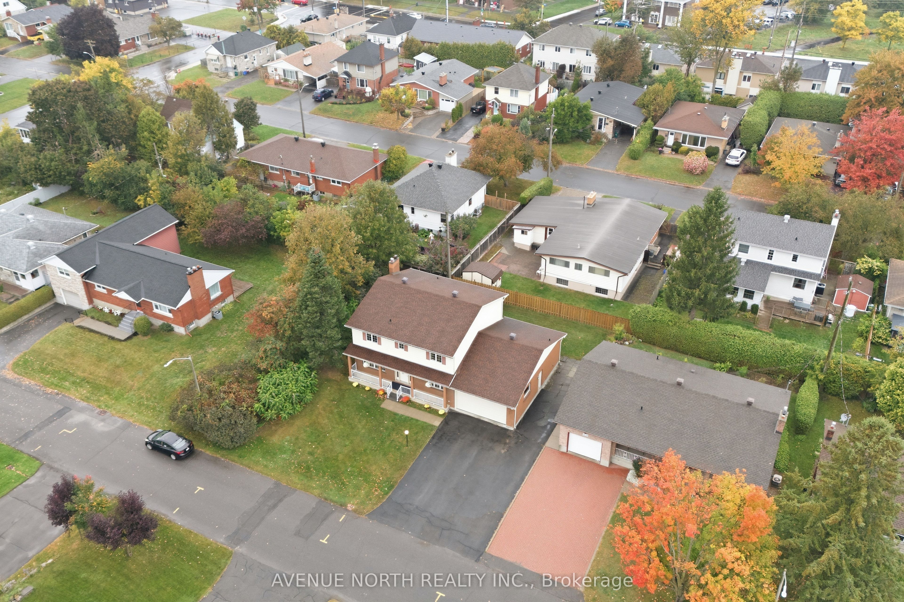 1283 Surrey Avenue Property Photo 5