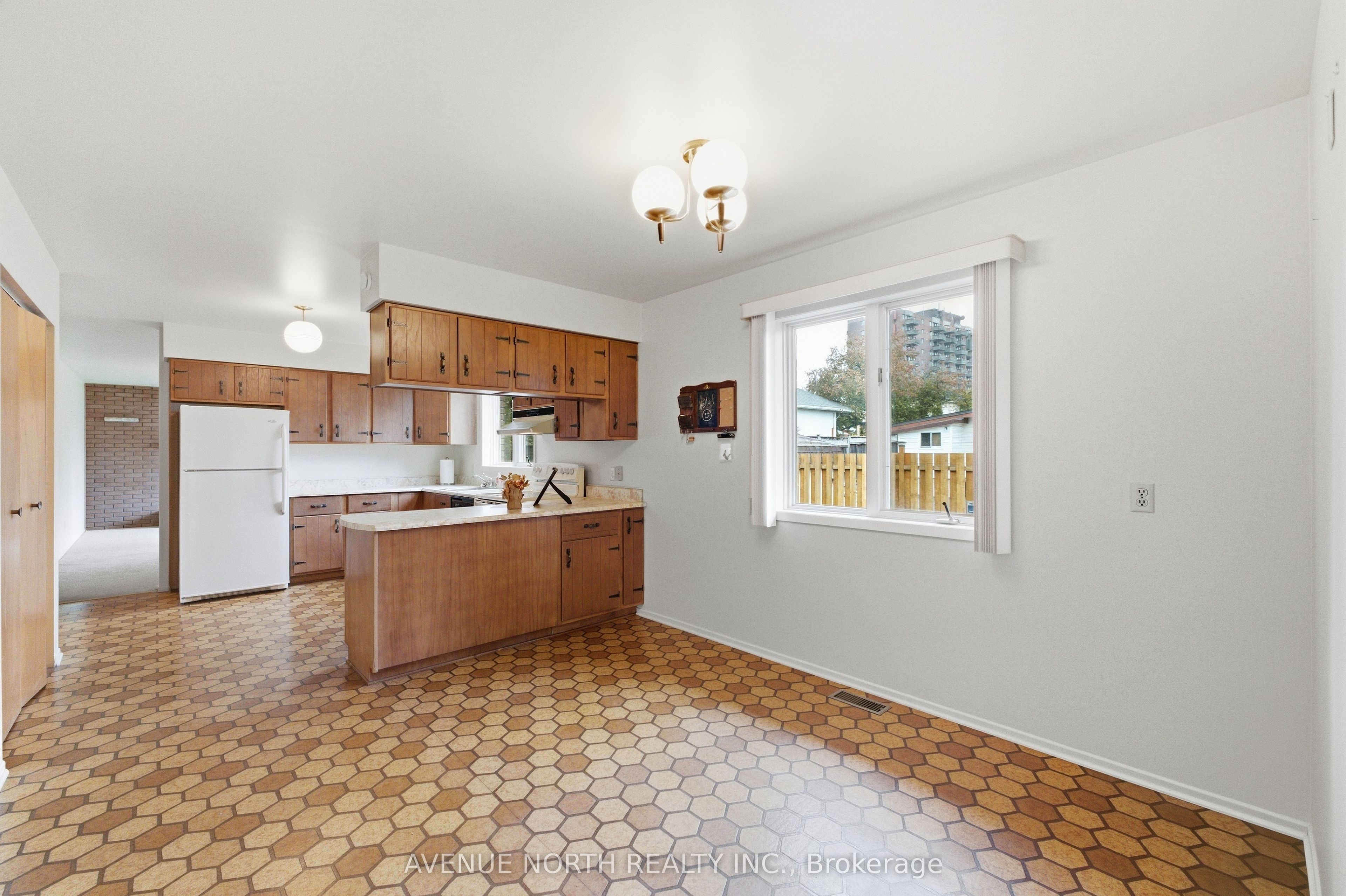 1283 Surrey Avenue Property Photo 17