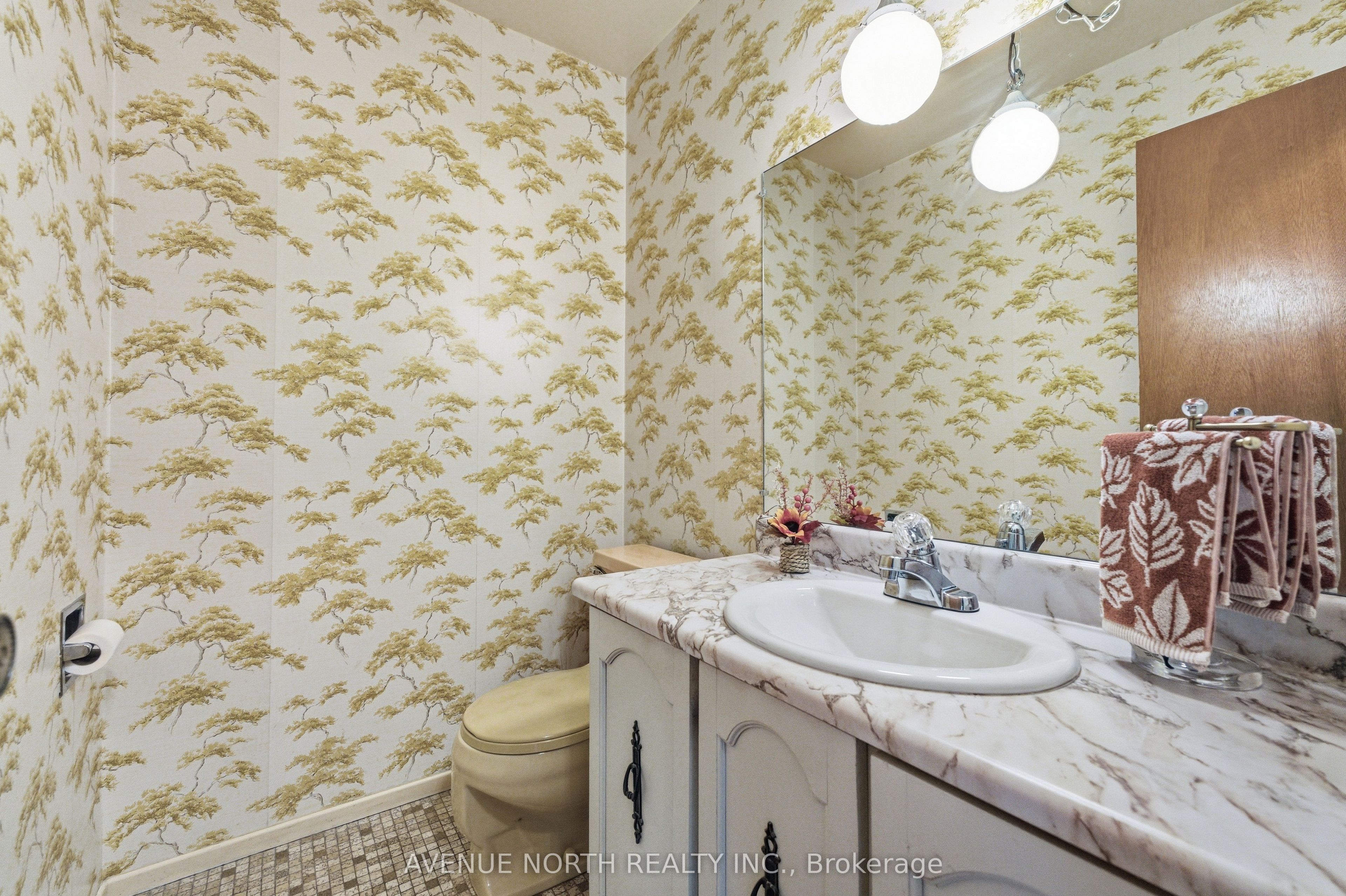 1283 Surrey Avenue Property Photo 20