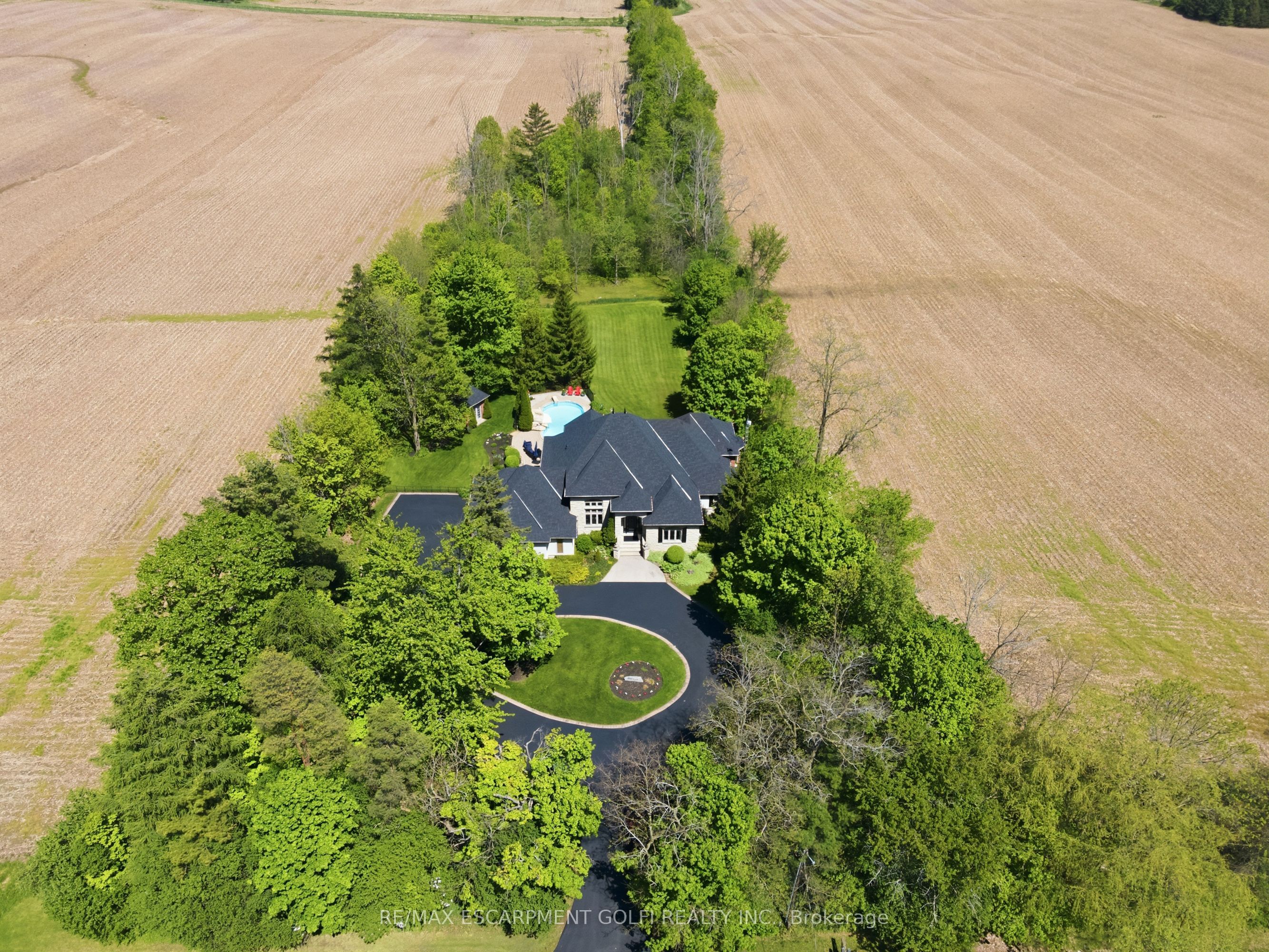 1863 Shaver Road Property Photo 3