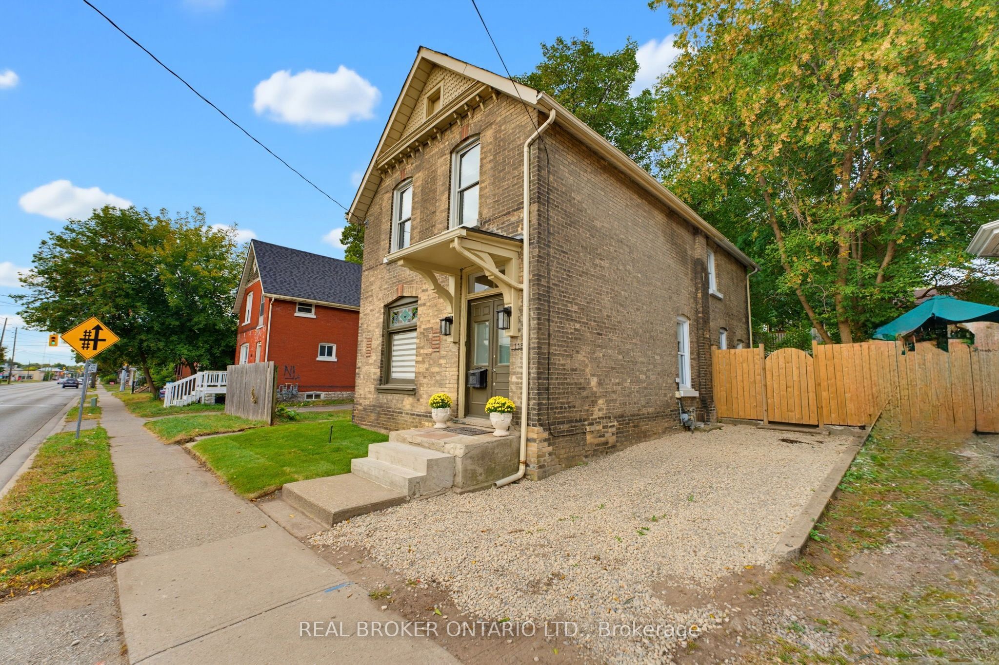 118 Clarence Street Property Photo 2