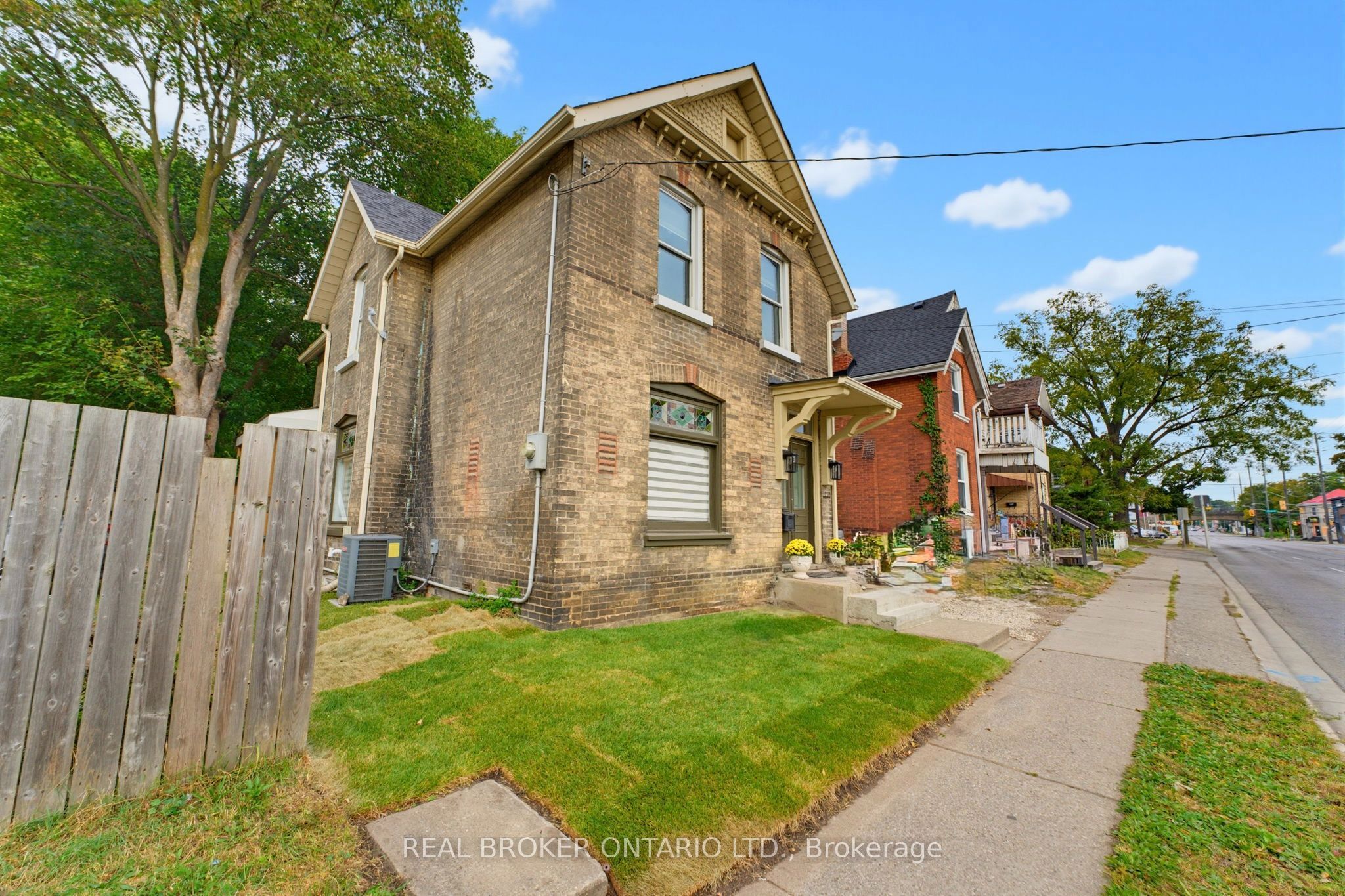 118 Clarence Street Property Photo 3