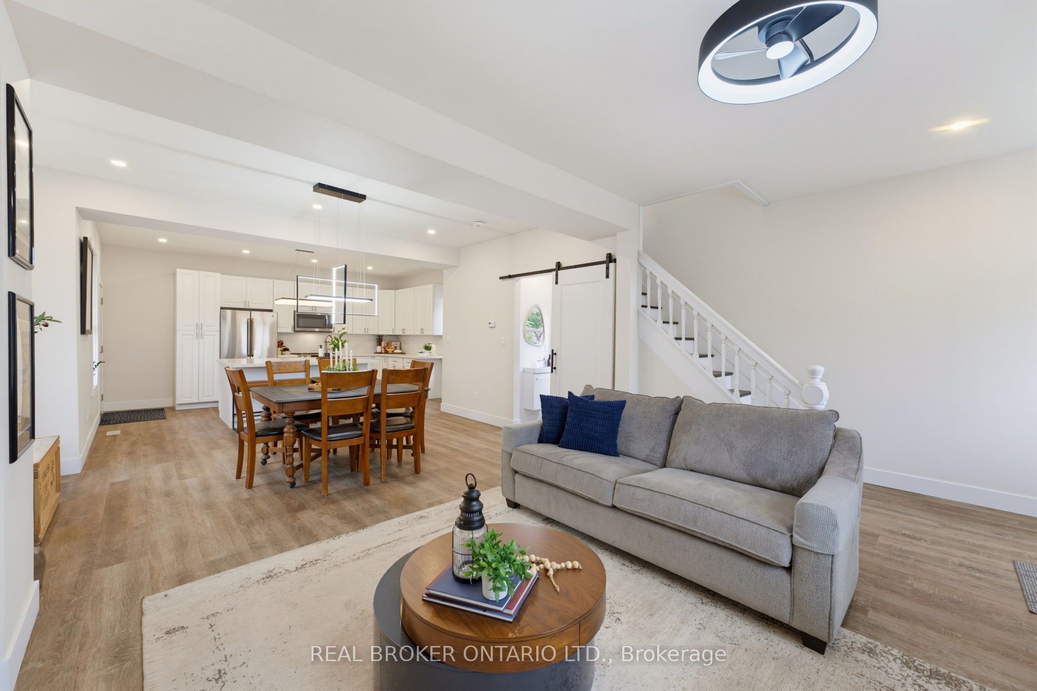 118 Clarence Street Property Photo 7