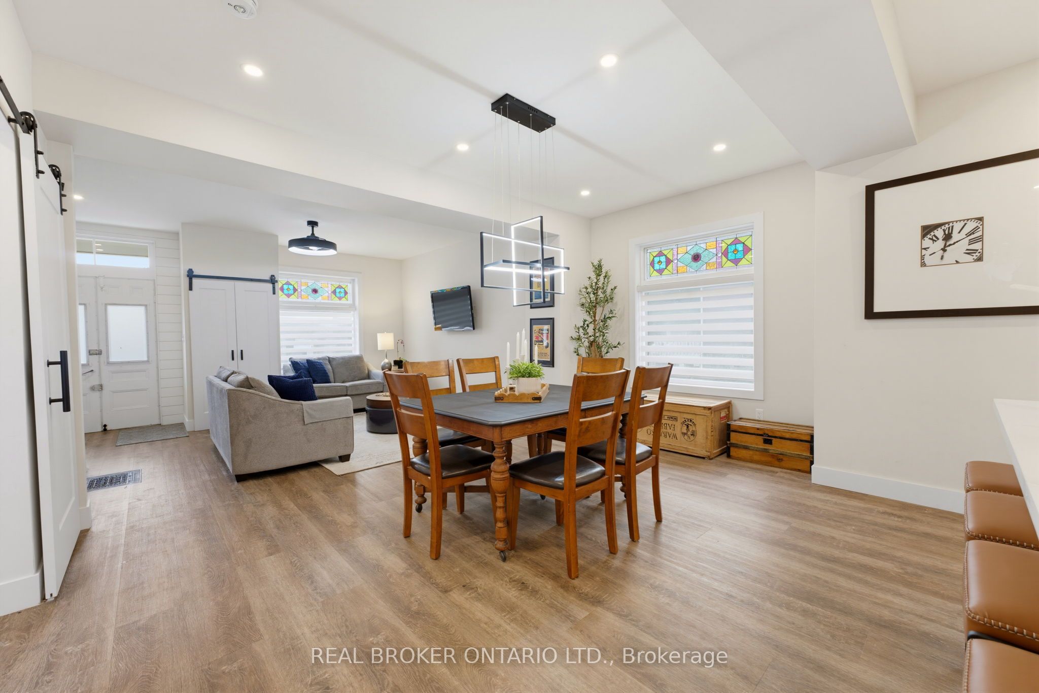 118 Clarence Street Property Photo 9