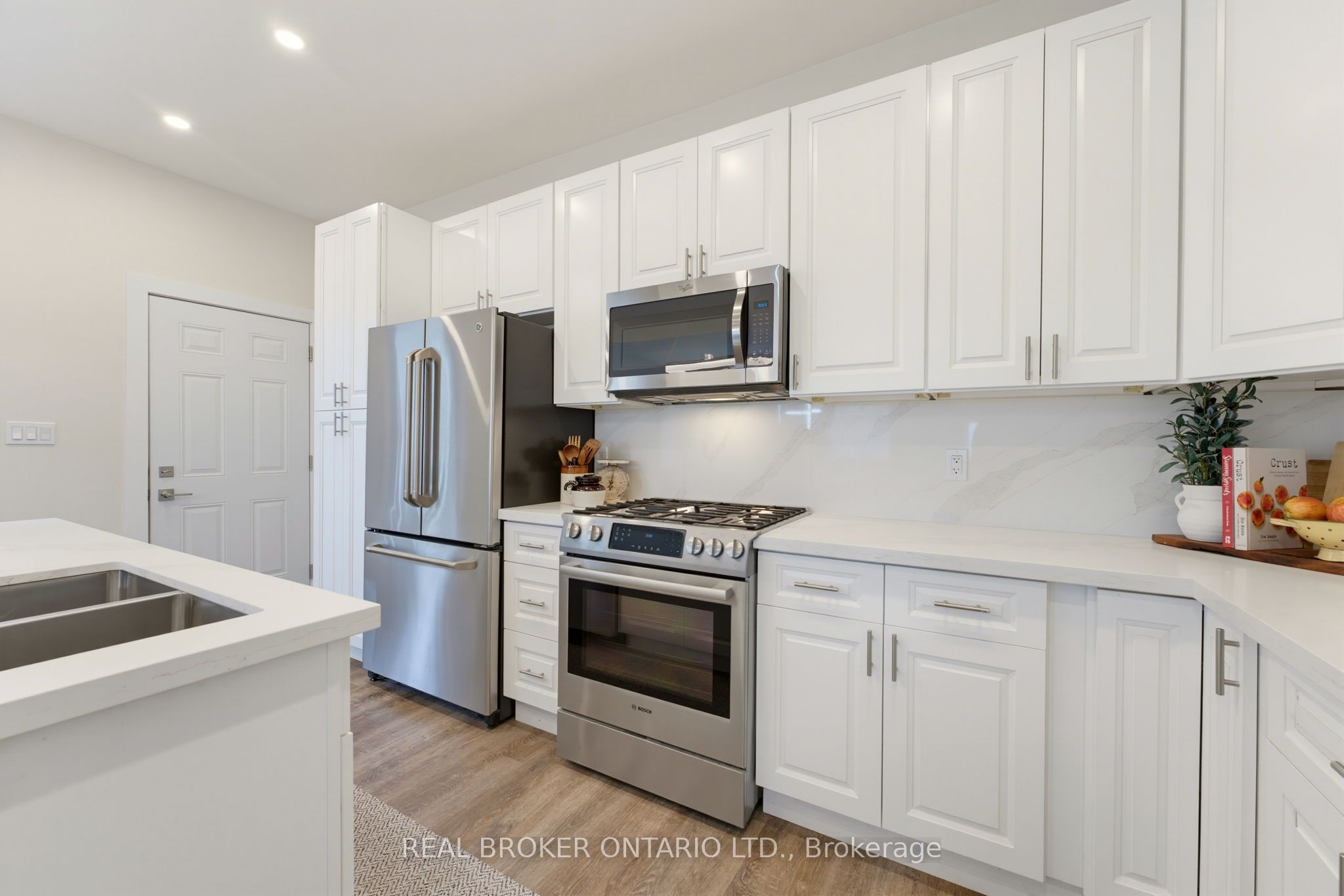 118 Clarence Street Property Photo 11