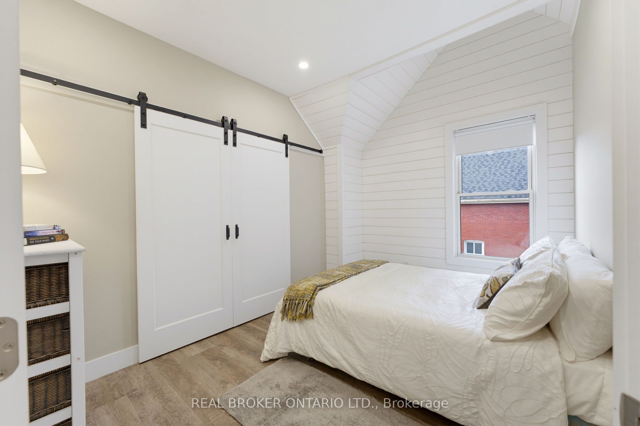 118 Clarence Street Property Photo 17