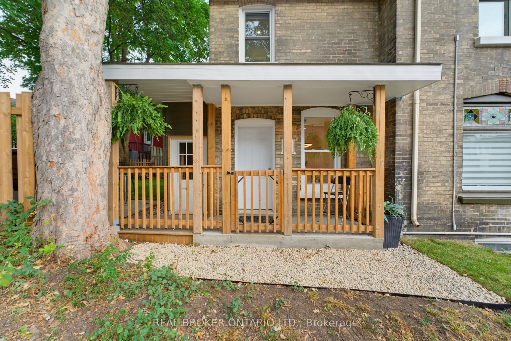 118 Clarence Street Property Photo 20