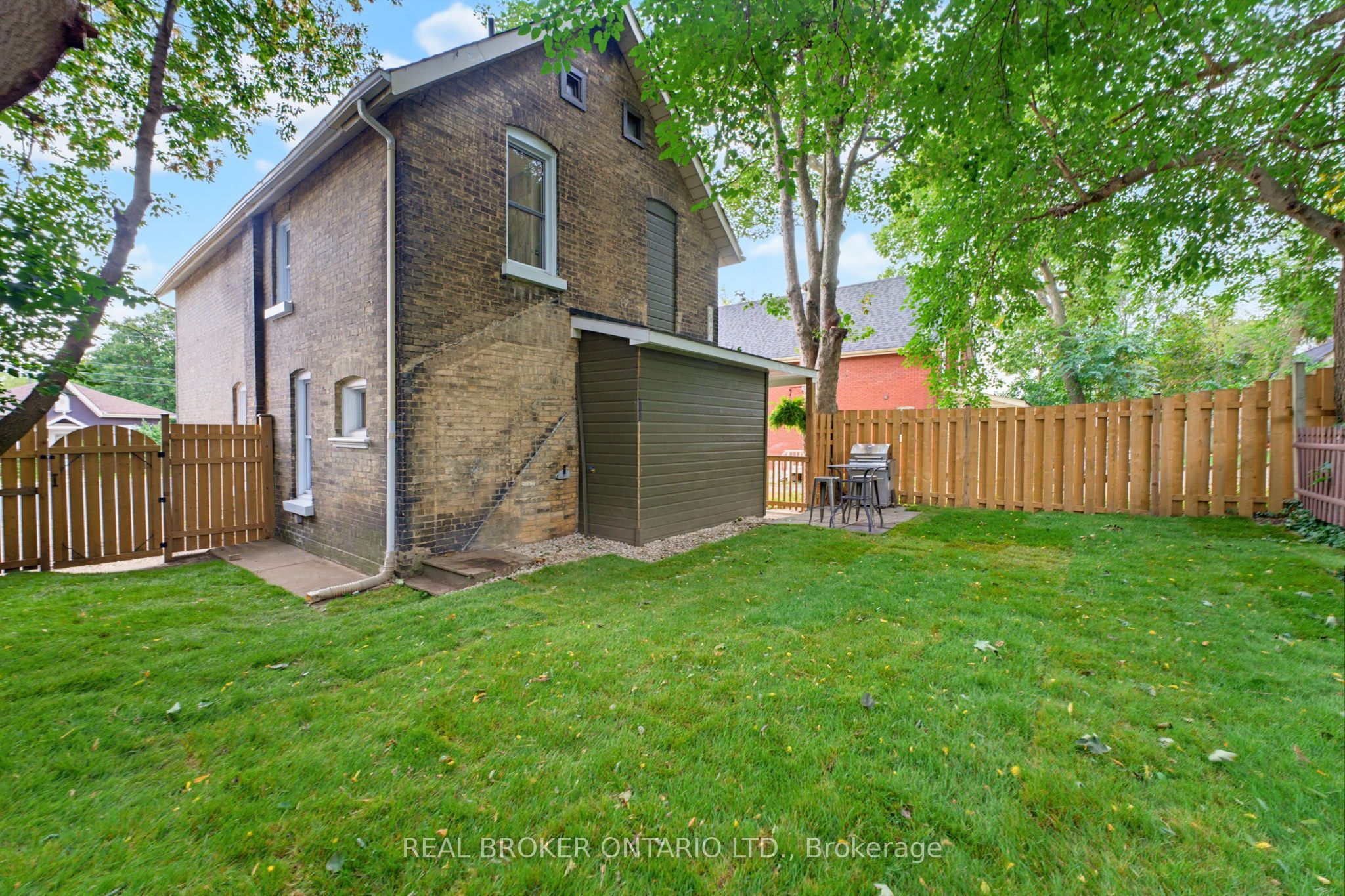118 Clarence Street Property Photo 22