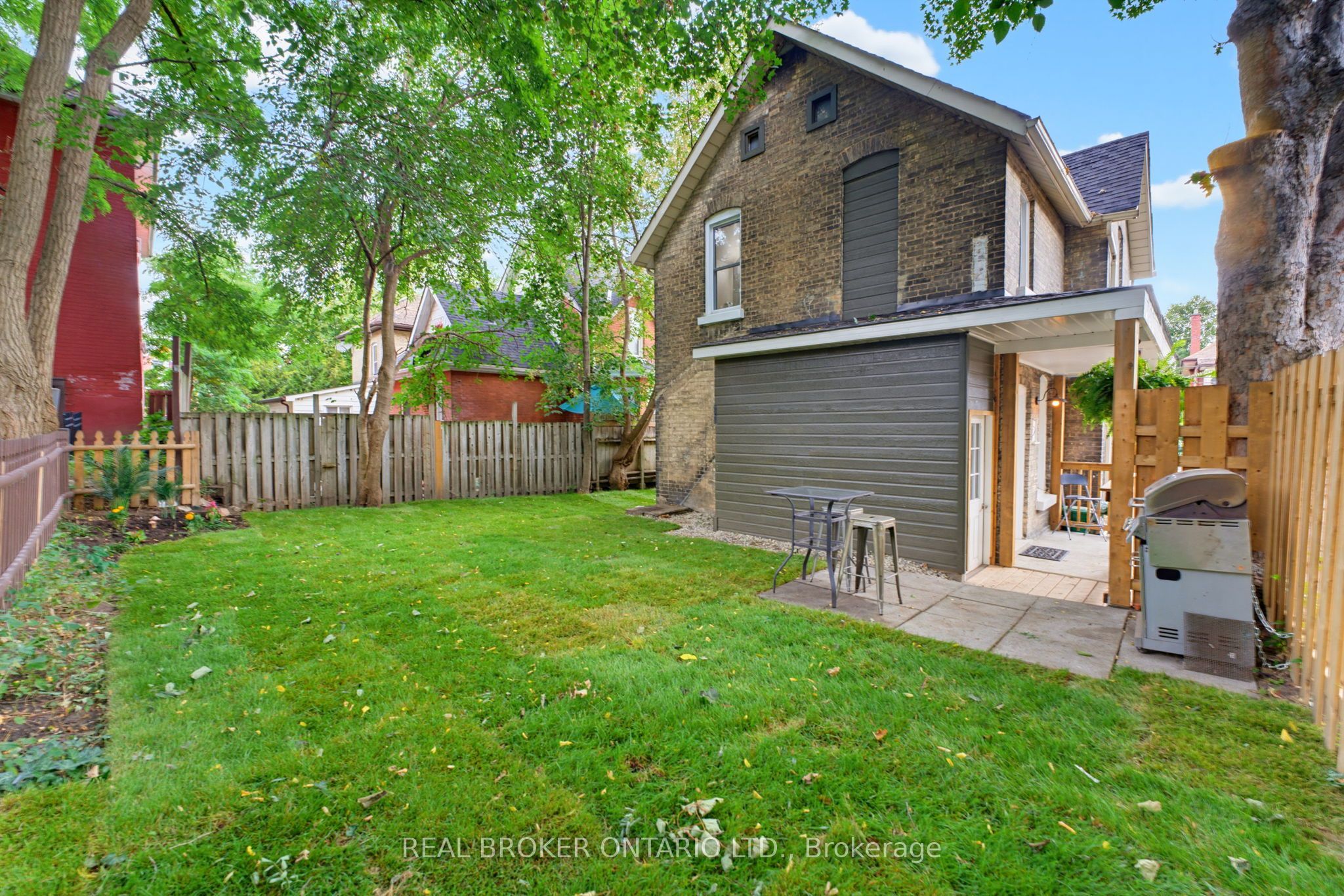 118 Clarence Street Property Photo 23