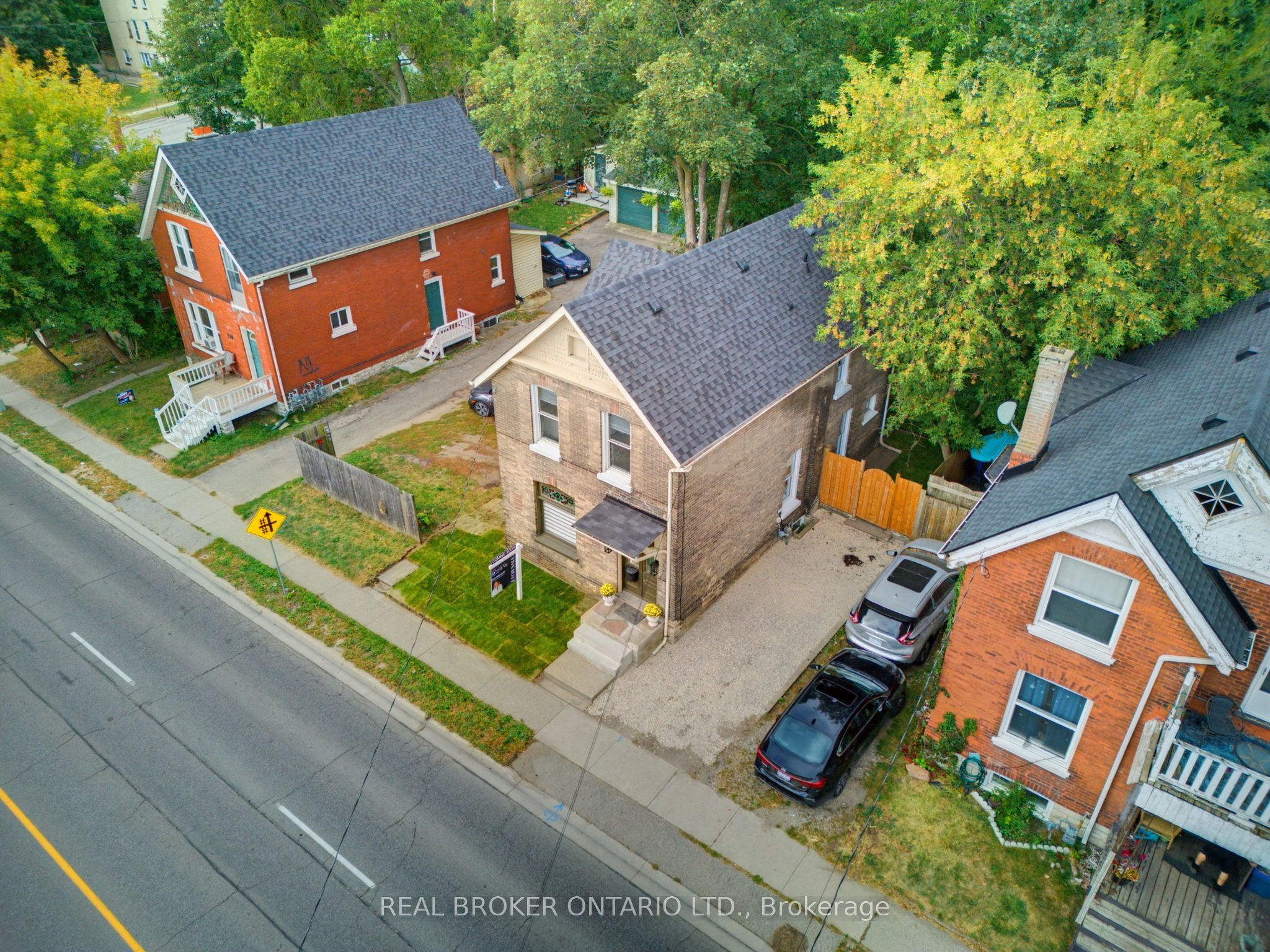 118 Clarence Street Property Photo 25