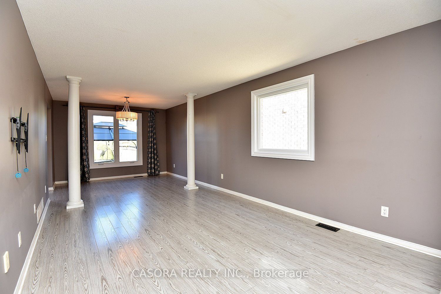71 Stone Church Road E Property Photo 6