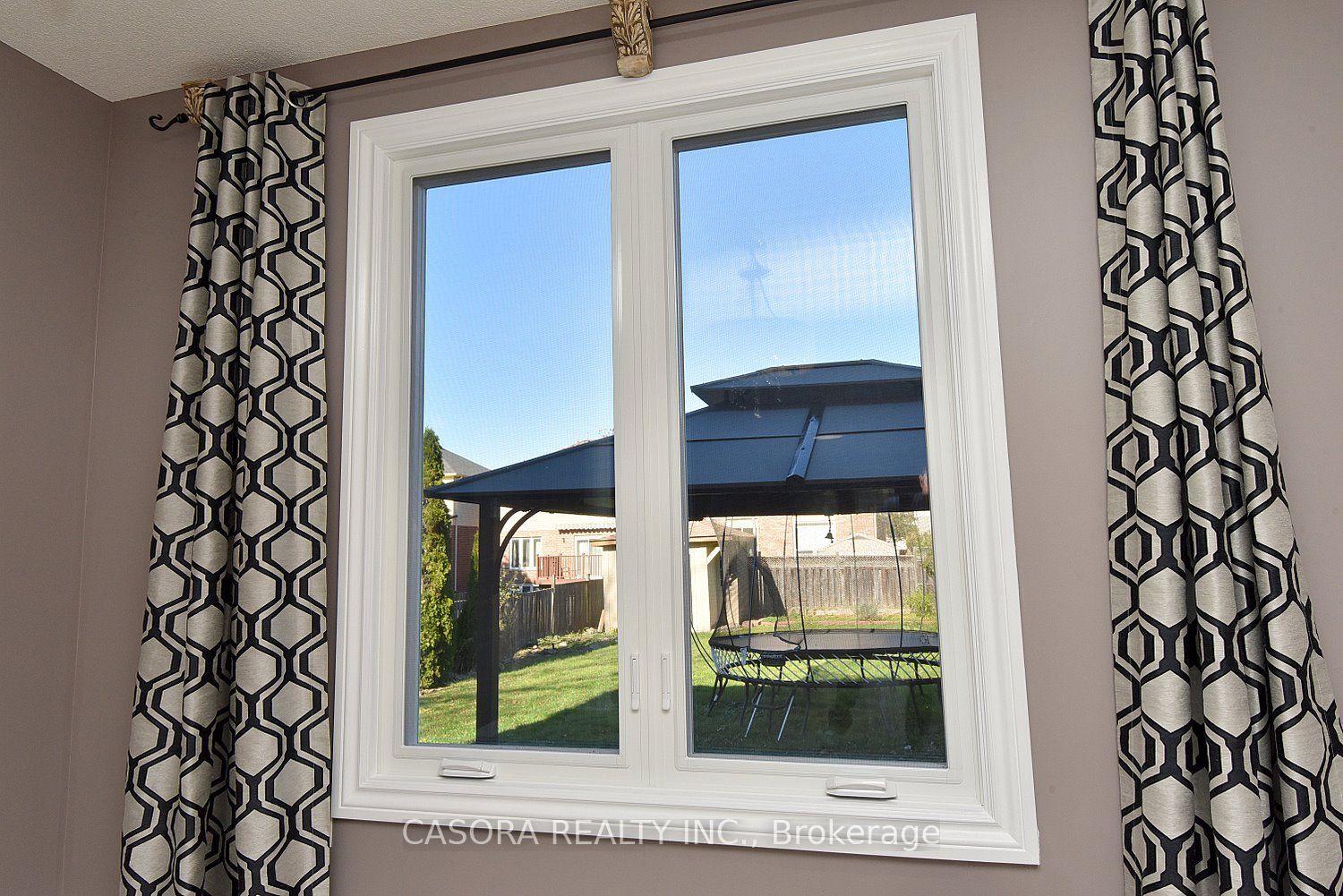 71 Stone Church Road E Property Photo 9