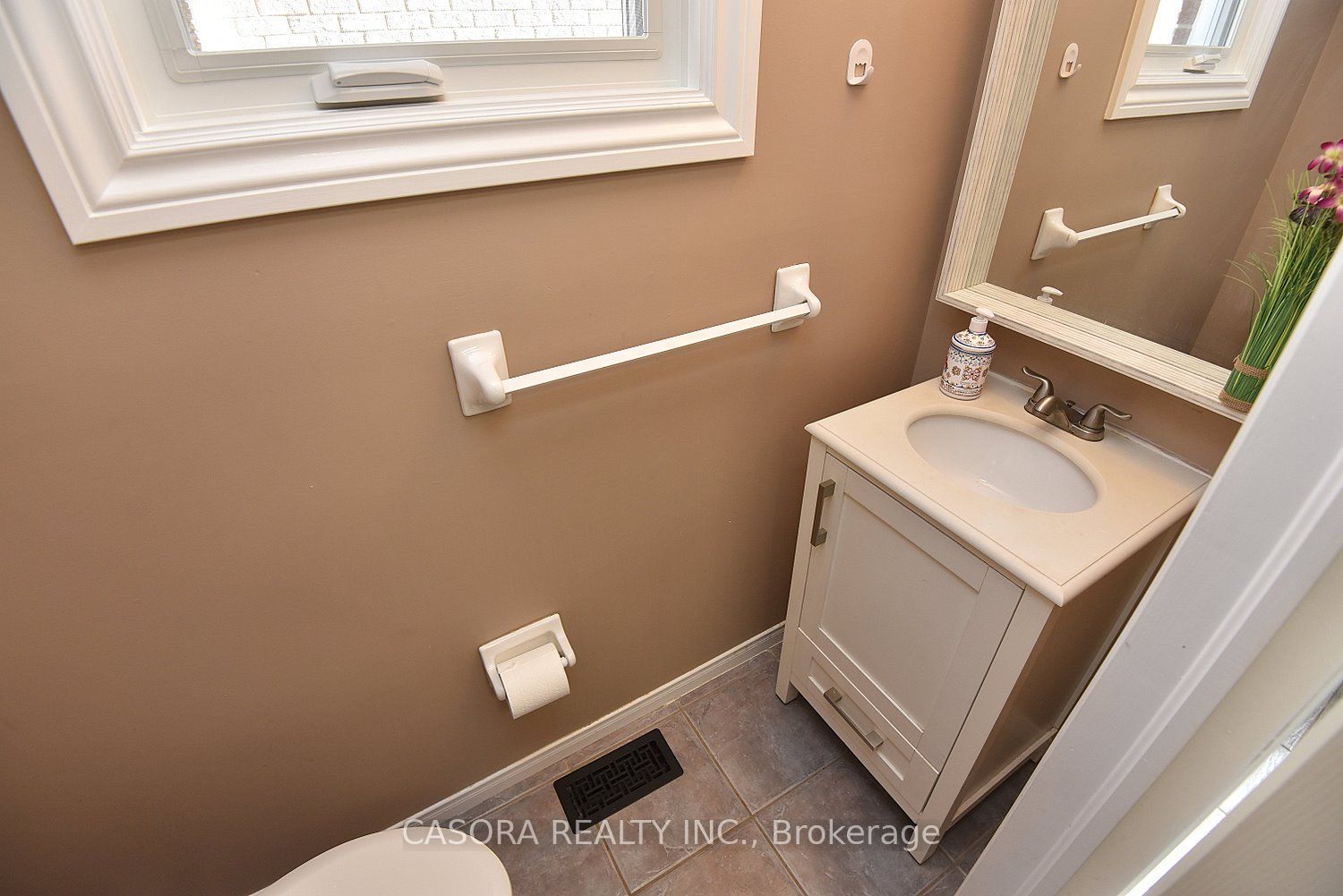 71 Stone Church Road E Property Photo 24
