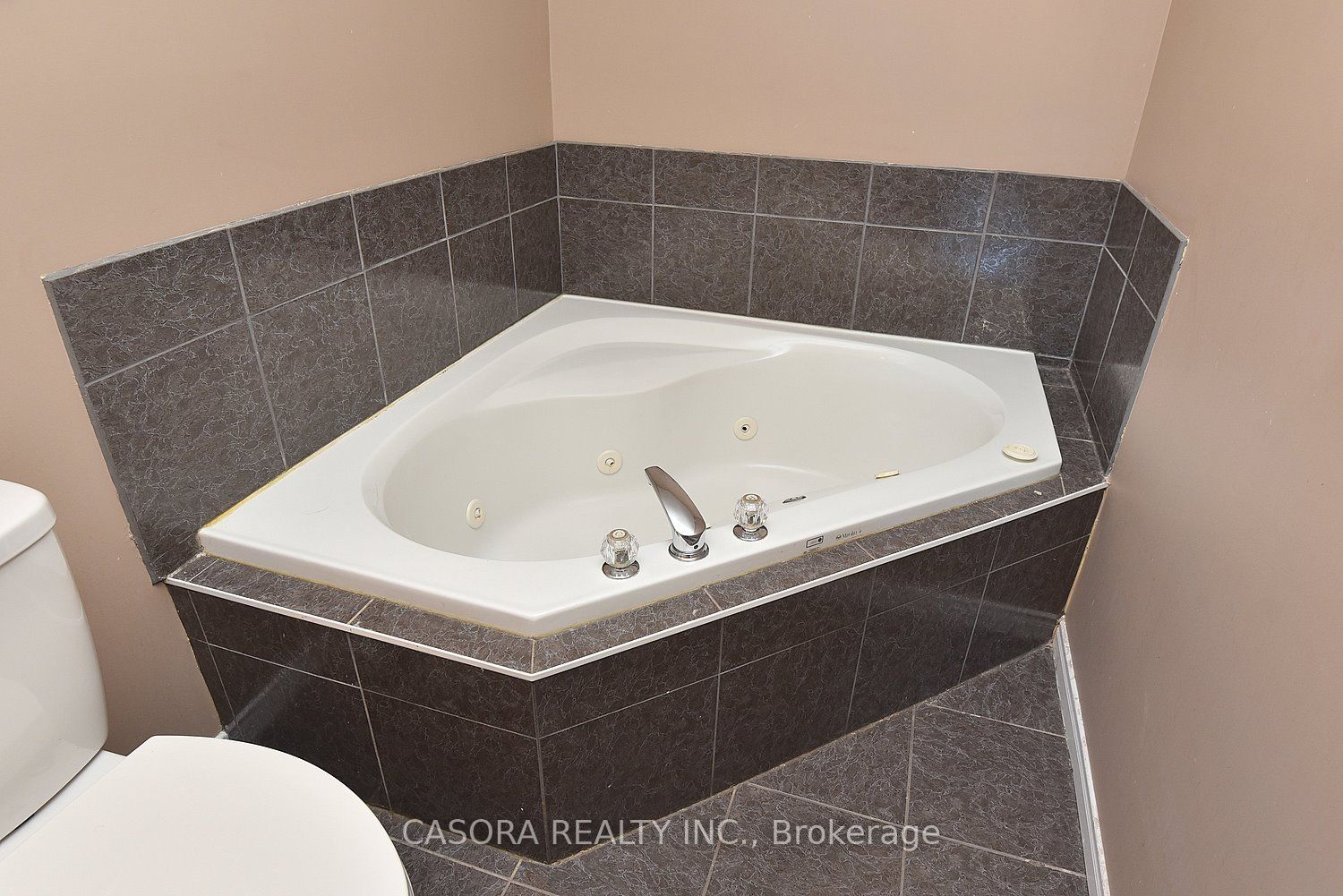 71 Stone Church Road E Property Photo 29