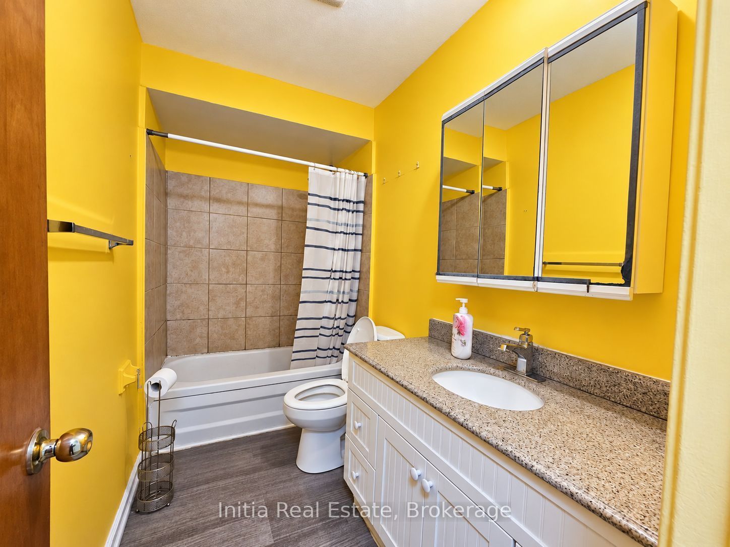 8370 Gregory Place Property Photo 16