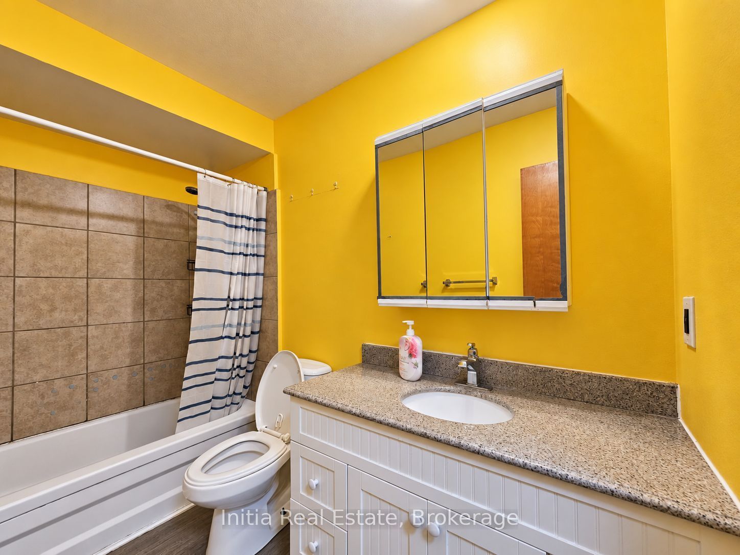 8370 Gregory Place Property Photo 17