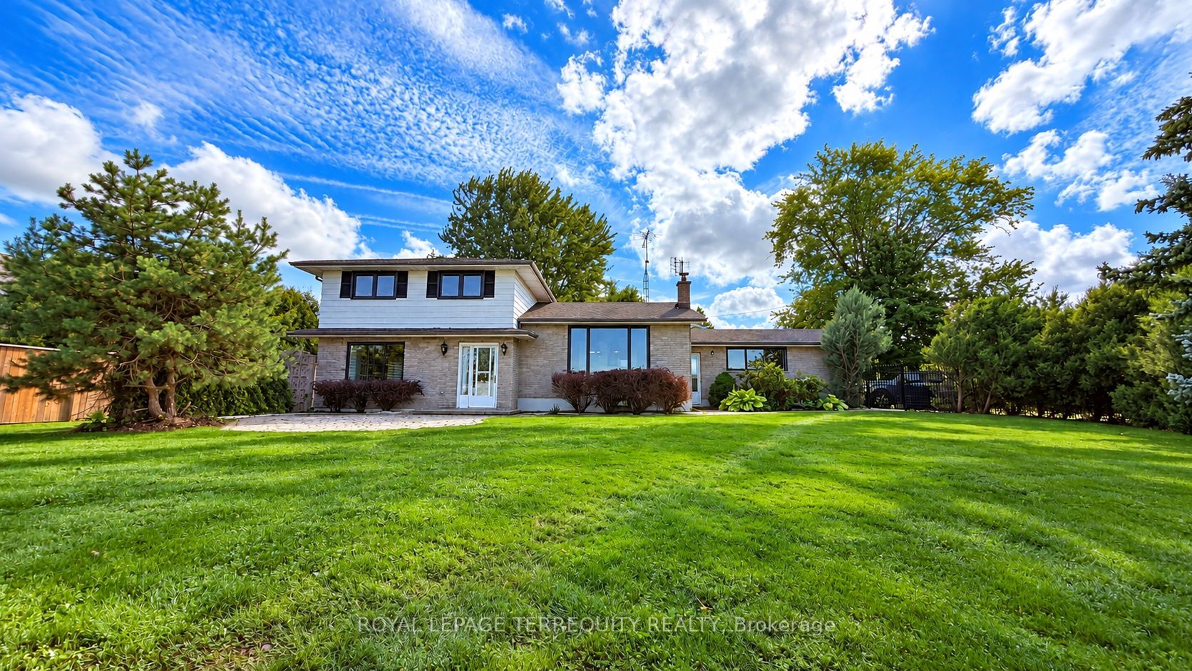 410 Kerman Avenue Property Photo 1