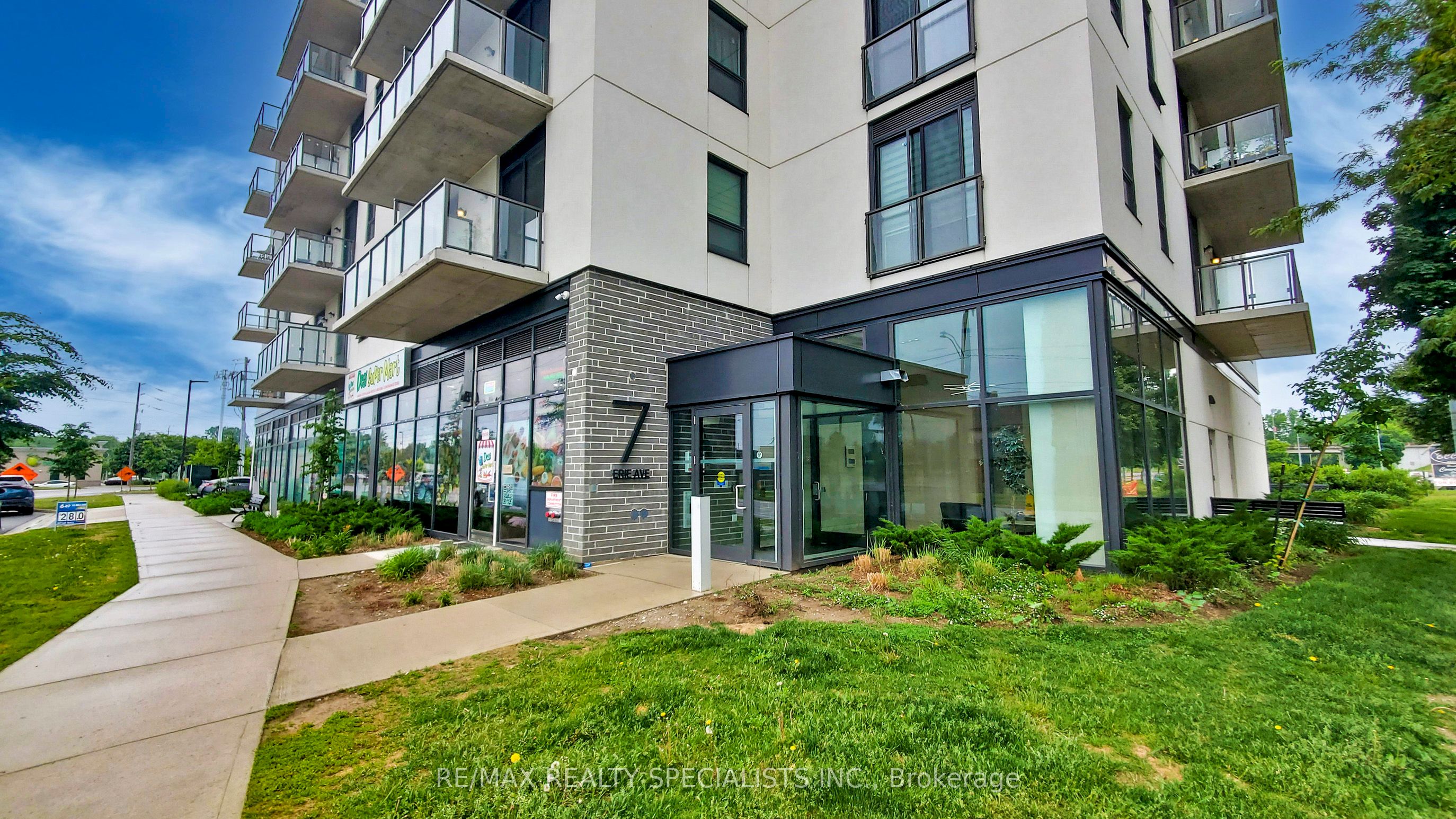7 Erie Avenue 809 Property Photo 1