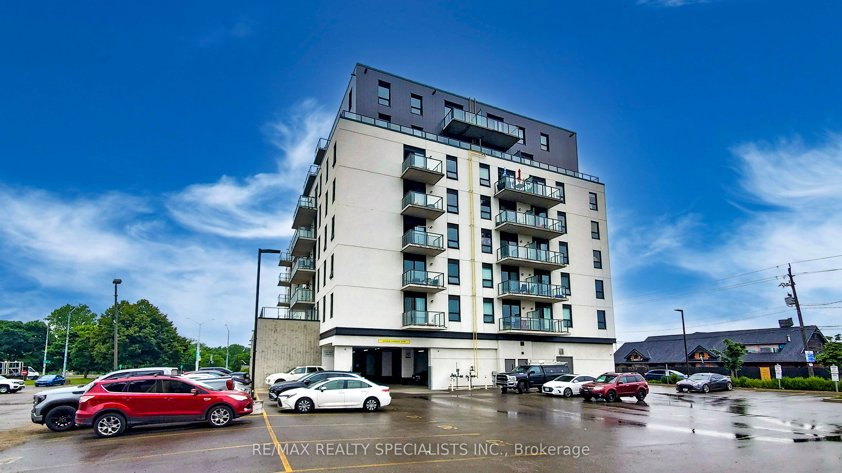 7 Erie Avenue 809 Property Photo 3