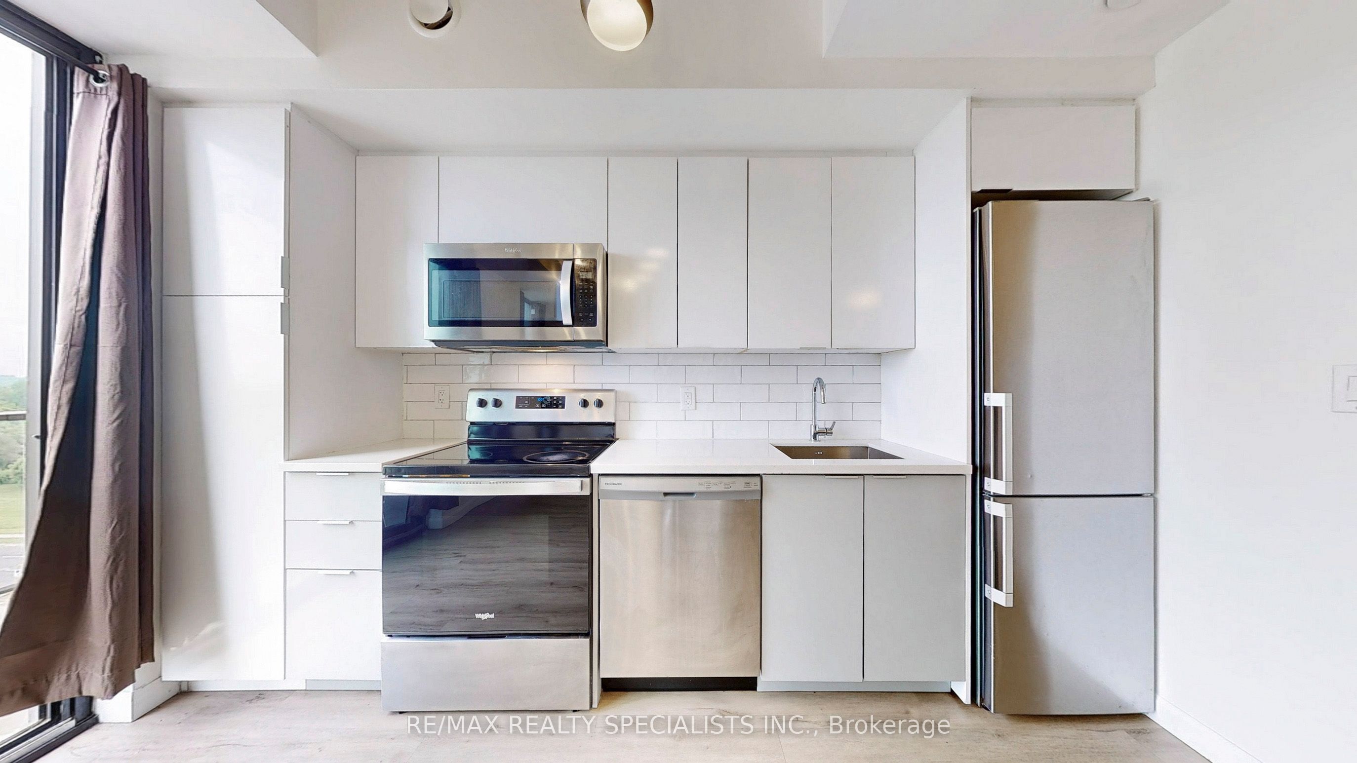 7 Erie Avenue 809 Property Photo 13