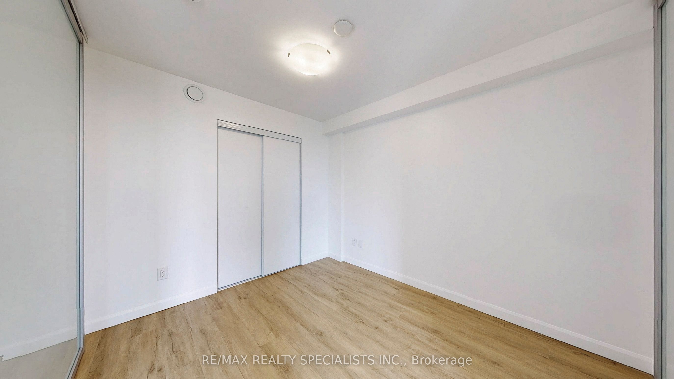 7 Erie Avenue 809 Property Photo 14