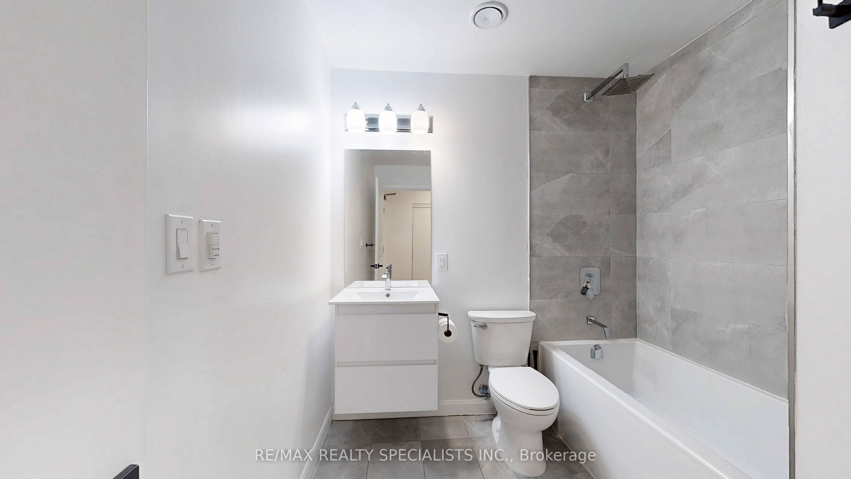7 Erie Avenue 809 Property Photo 18