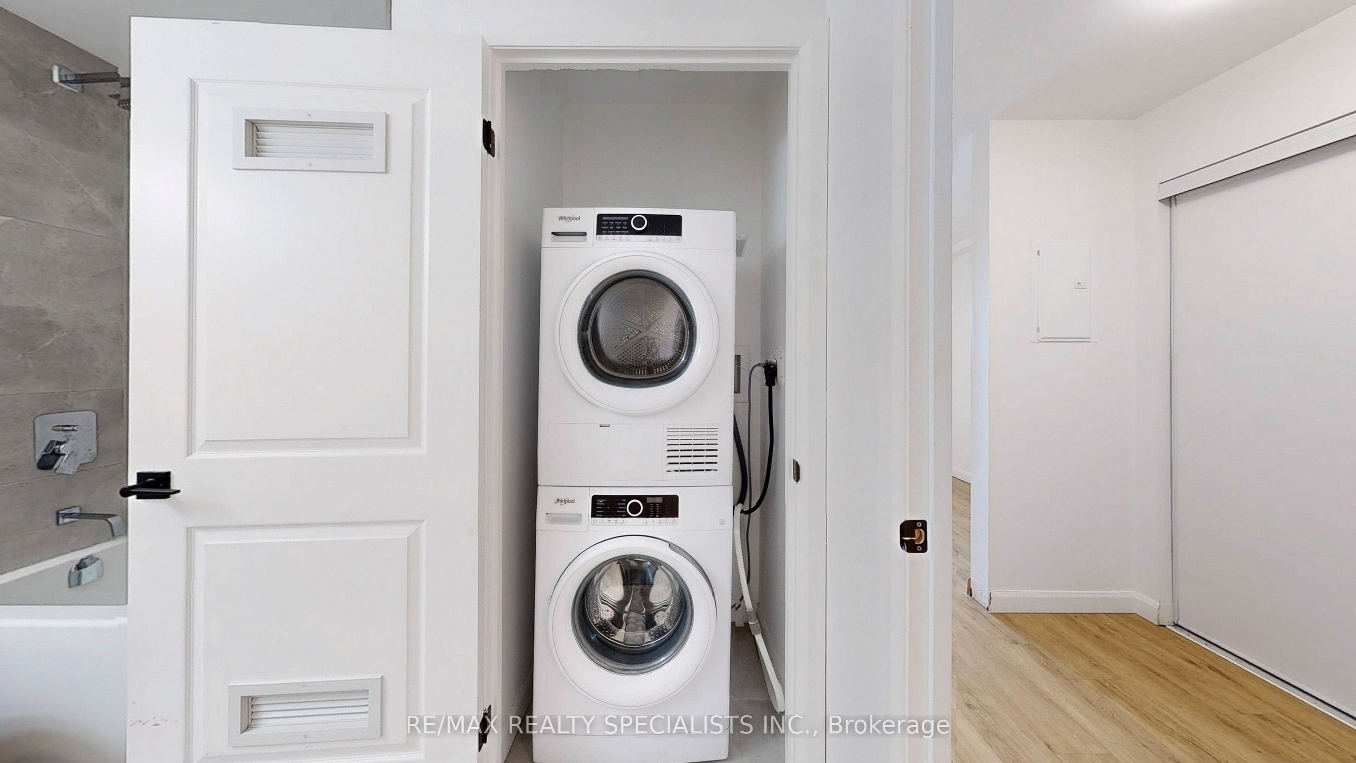 7 Erie Avenue 809 Property Photo 20