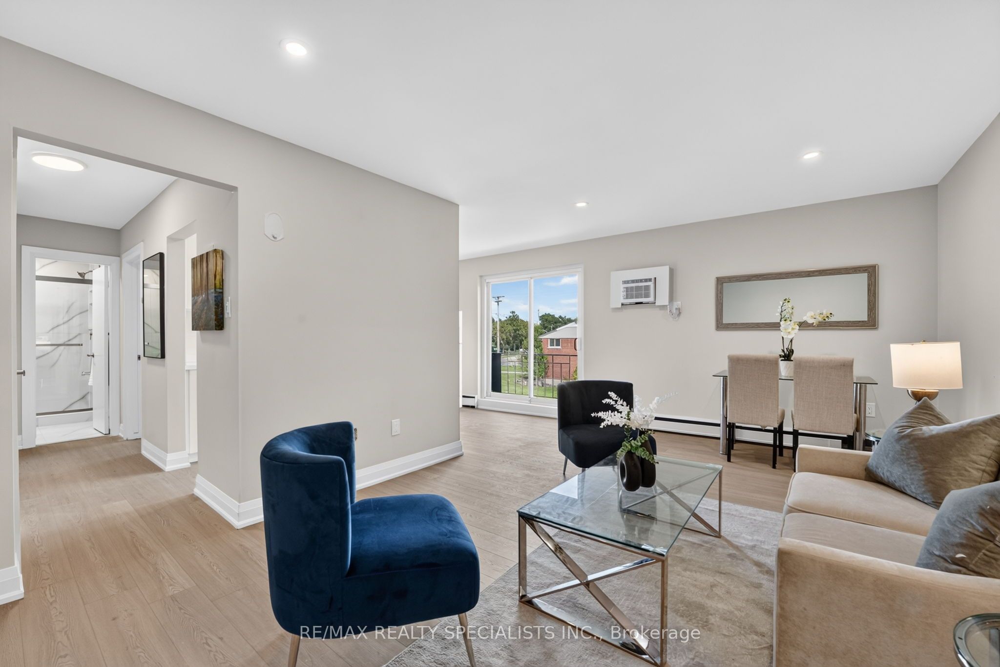 426 Queenston Street 33 Property Photo 5