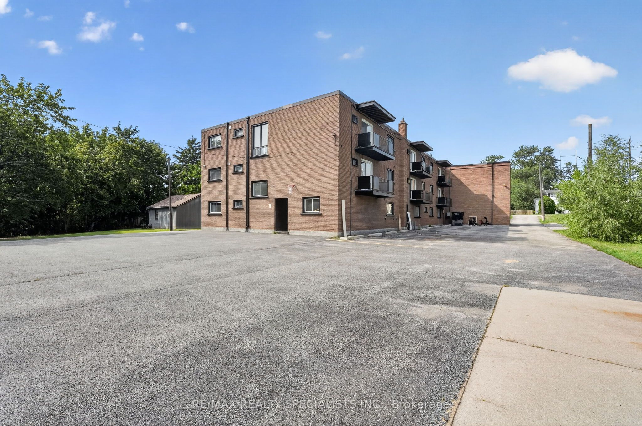 426 Queenston Street 33 Property Photo 34