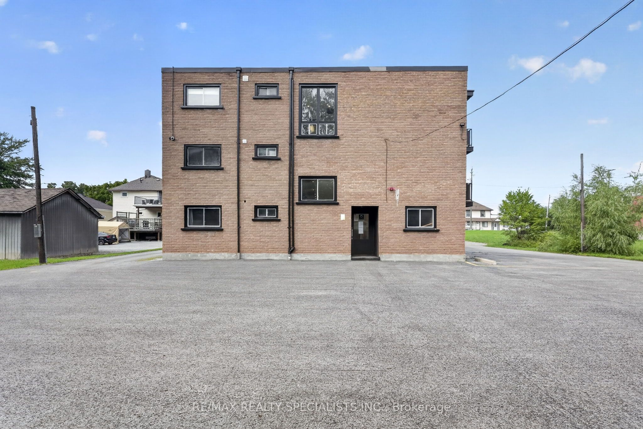426 Queenston Street 33 Property Photo 35