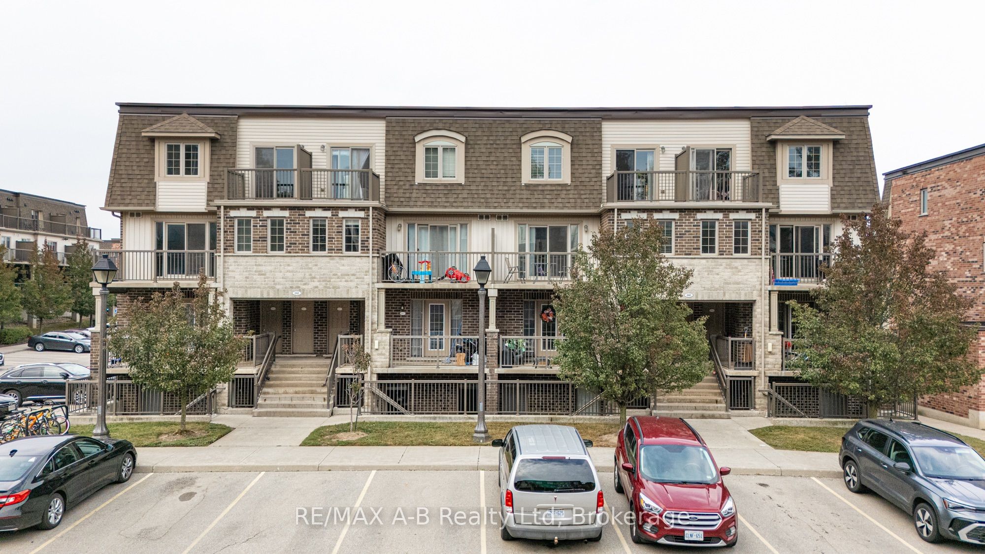 242 Rachel Crescent H Property Photo 1