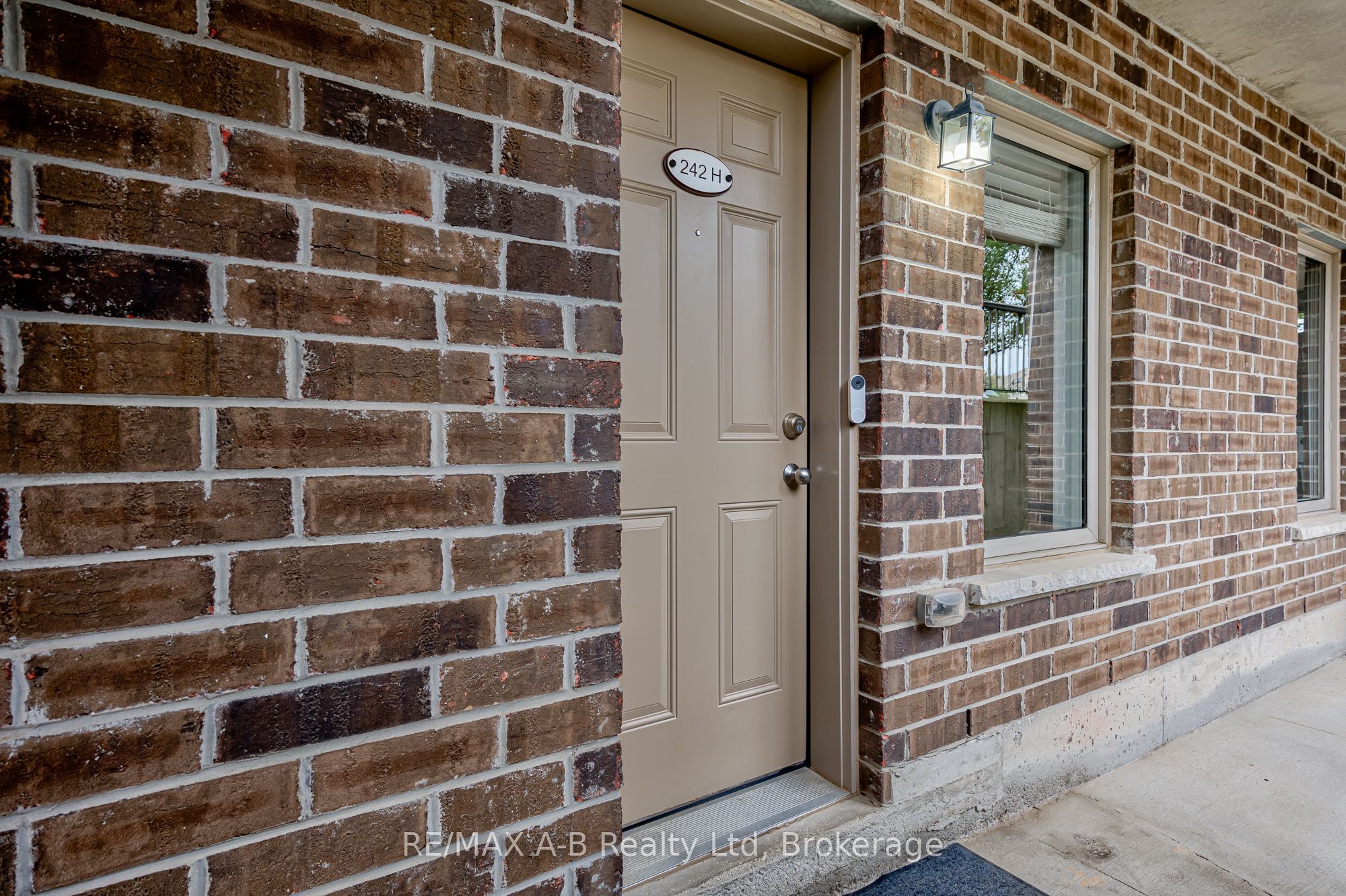 242 Rachel Crescent H Property Photo 26