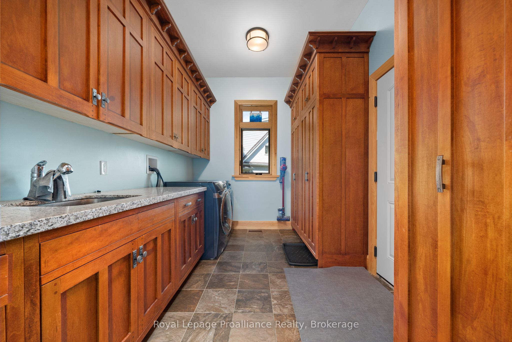 12698 Loyalist Parkway Property Photo 24