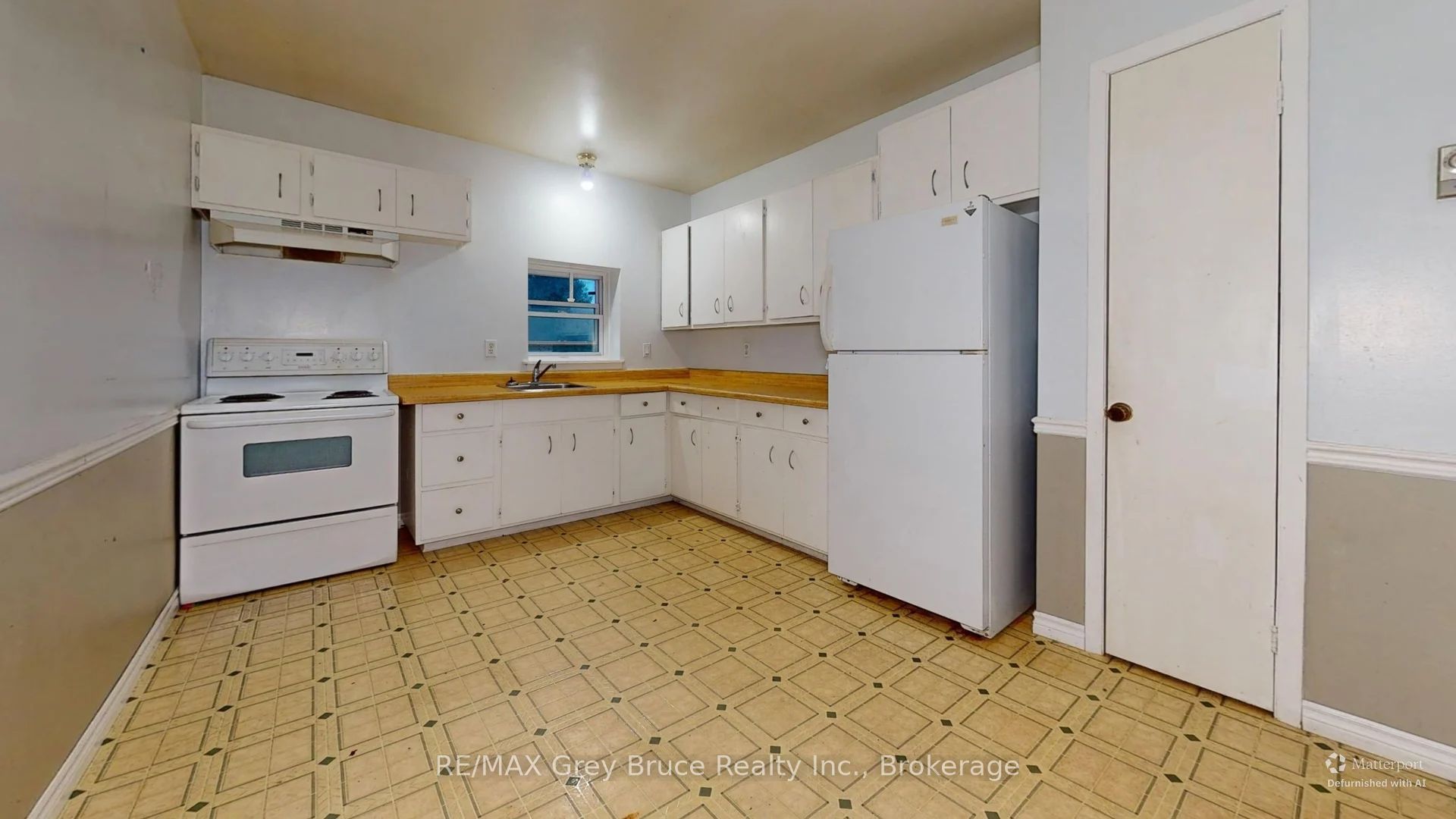 108 Queen Street N Unit 5 Property Photo 10