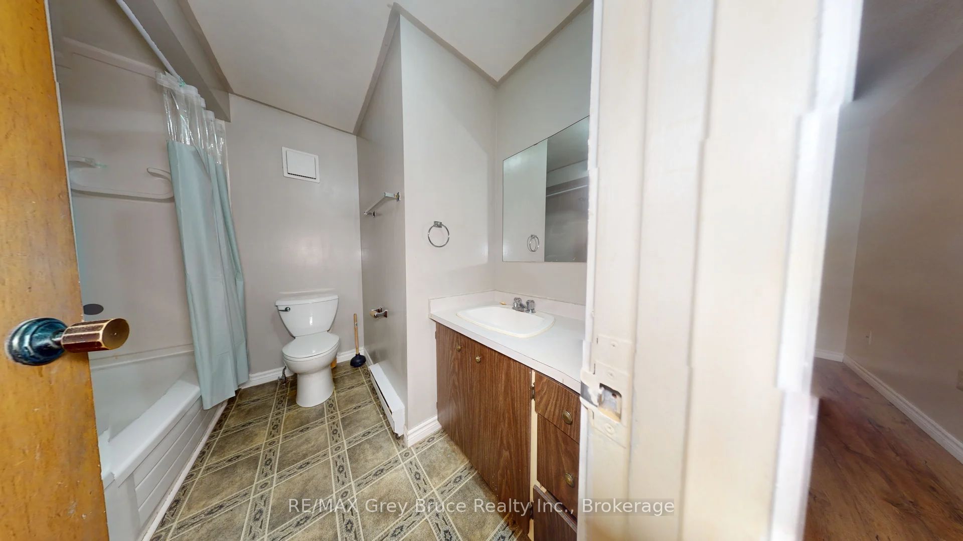 108 Queen Street N Unit 5 Property Photo 18